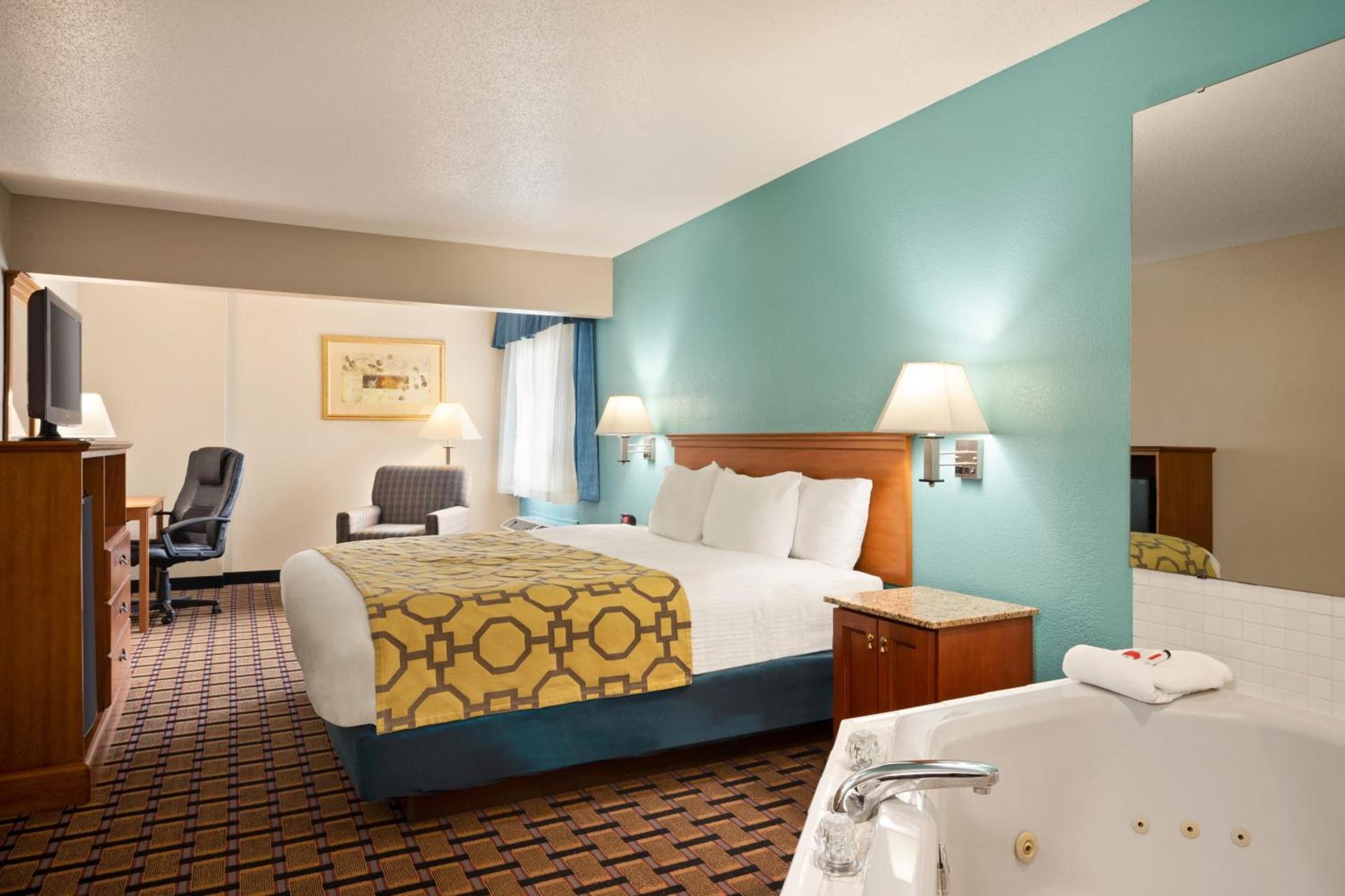Baymont by Wyndham Warrenton photo 40