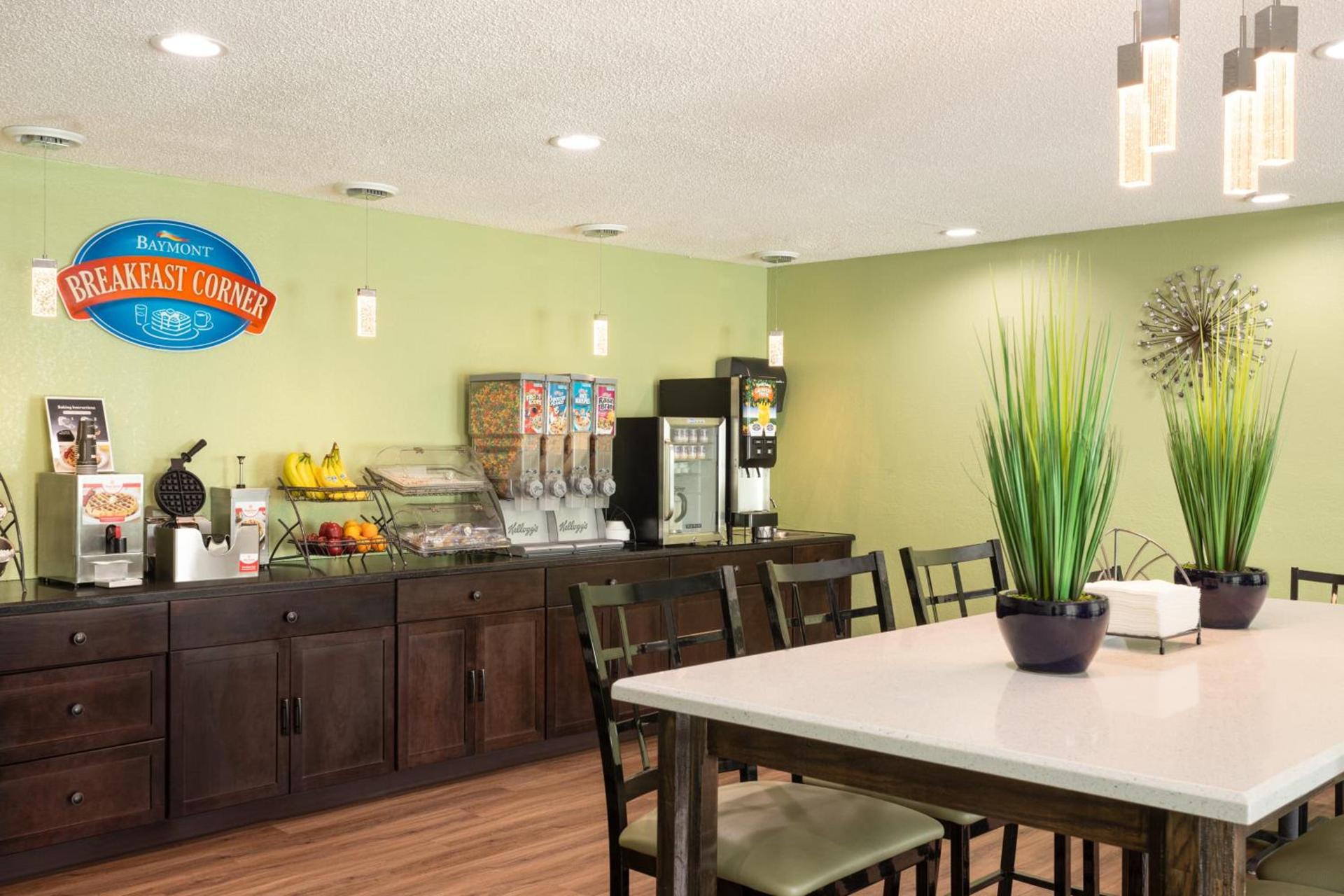 Baymont by Wyndham Warrenton photo 33