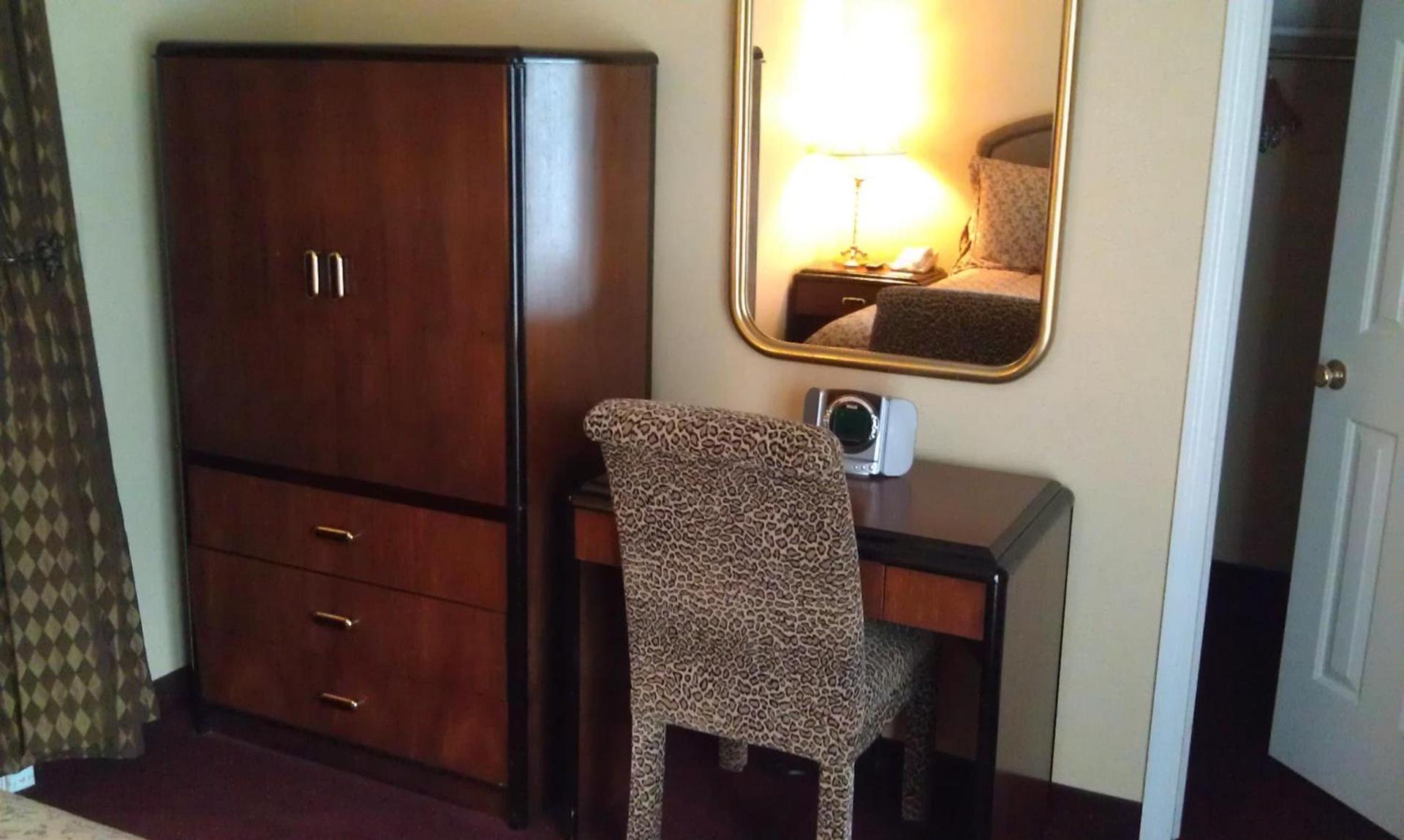 Roosevelt Inn & Suites Saratoga Springs photo 92