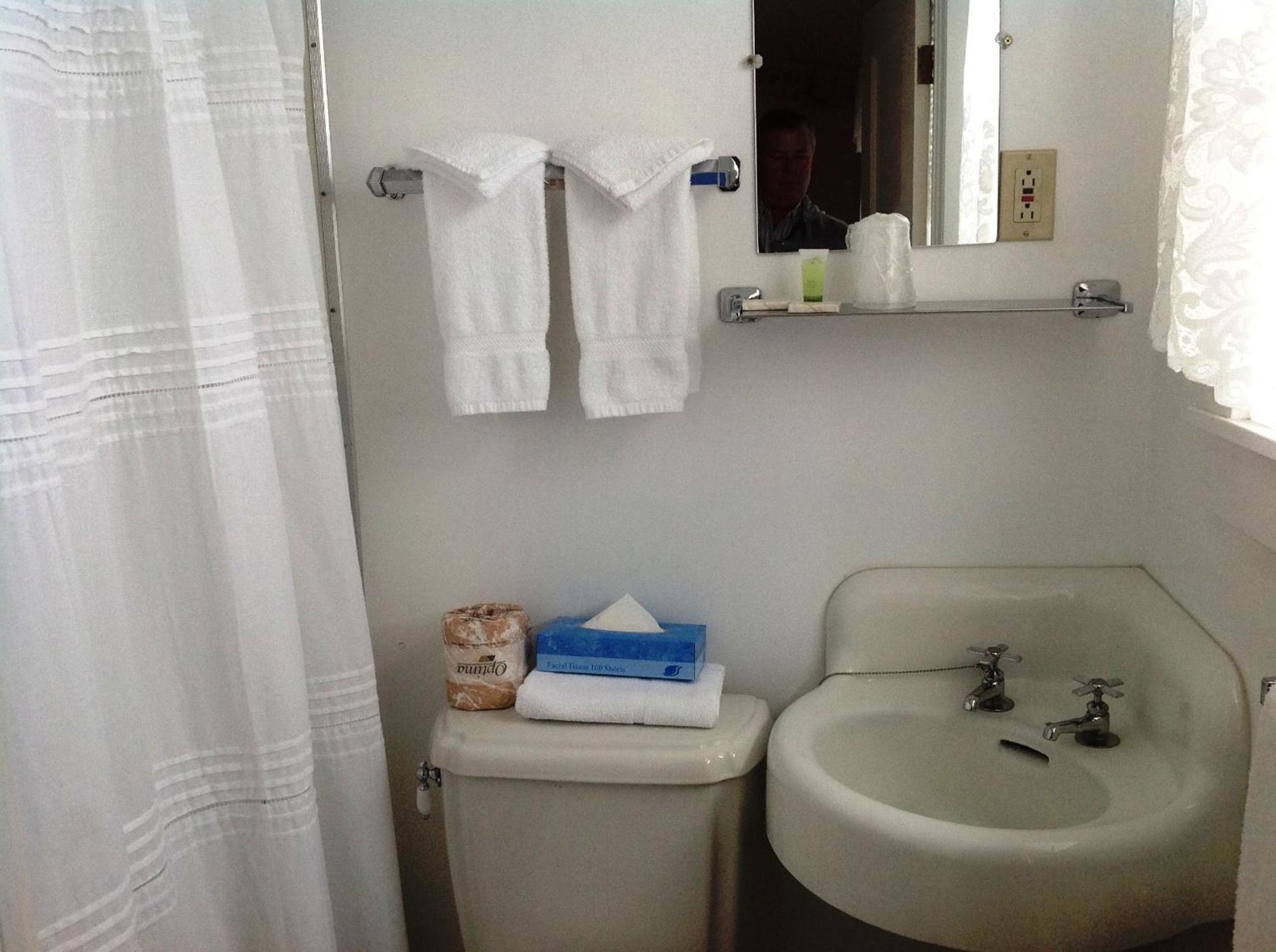 Bridgeport Inn photo 14