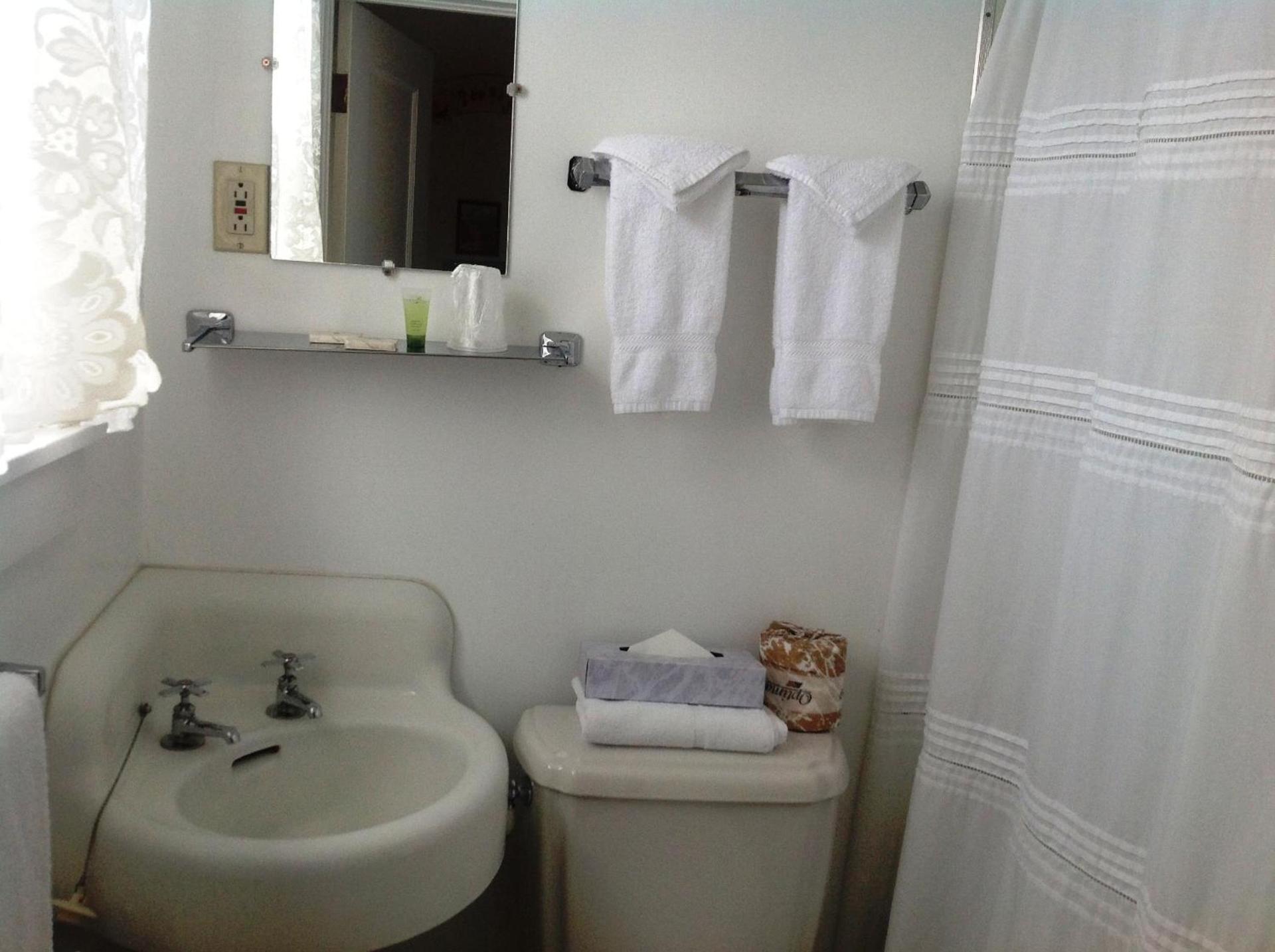 Bridgeport Inn photo 20