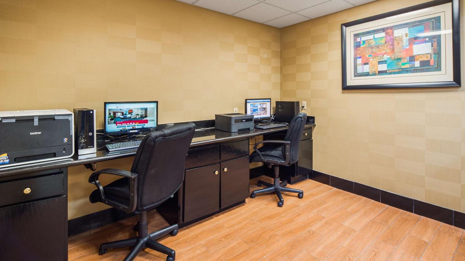 Best Western Plus Northwest Inn & Suites photo 9