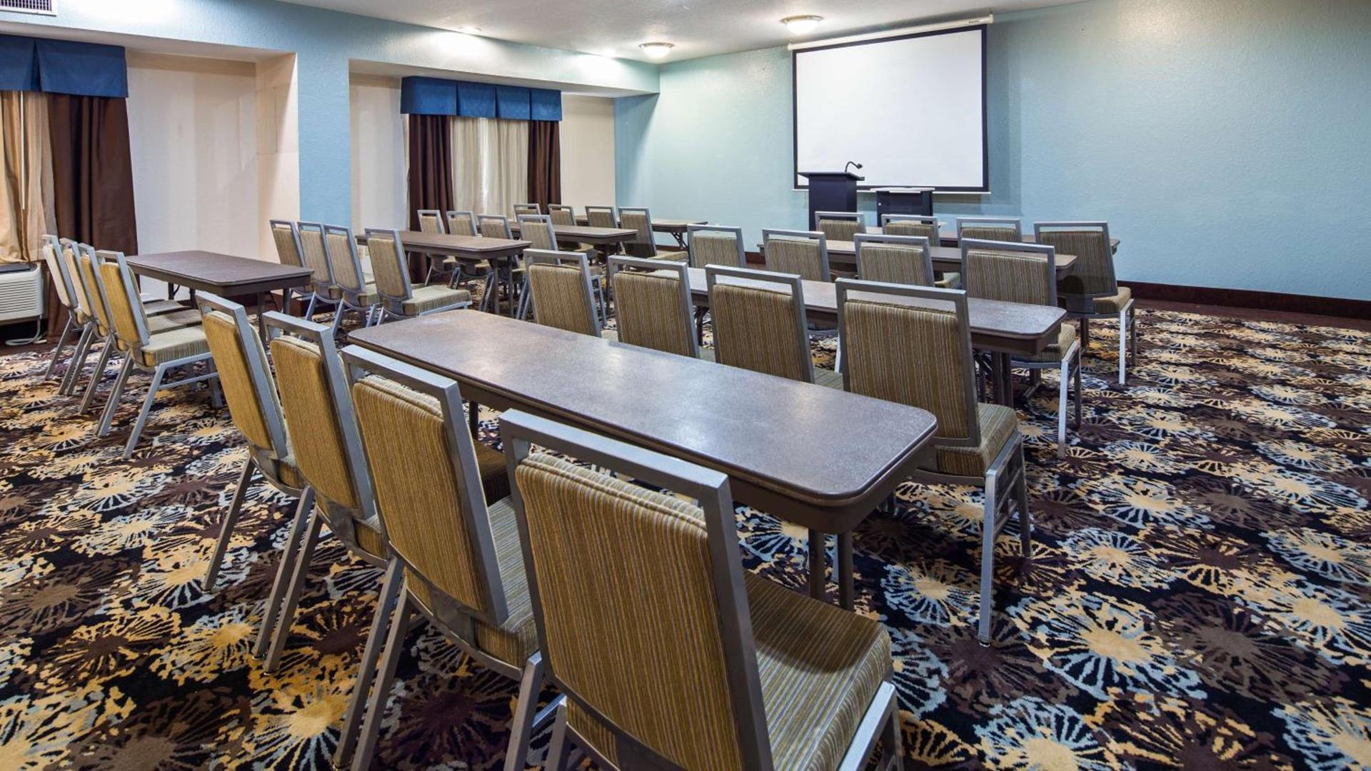Best Western Plus Northwest Inn & Suites photo 7