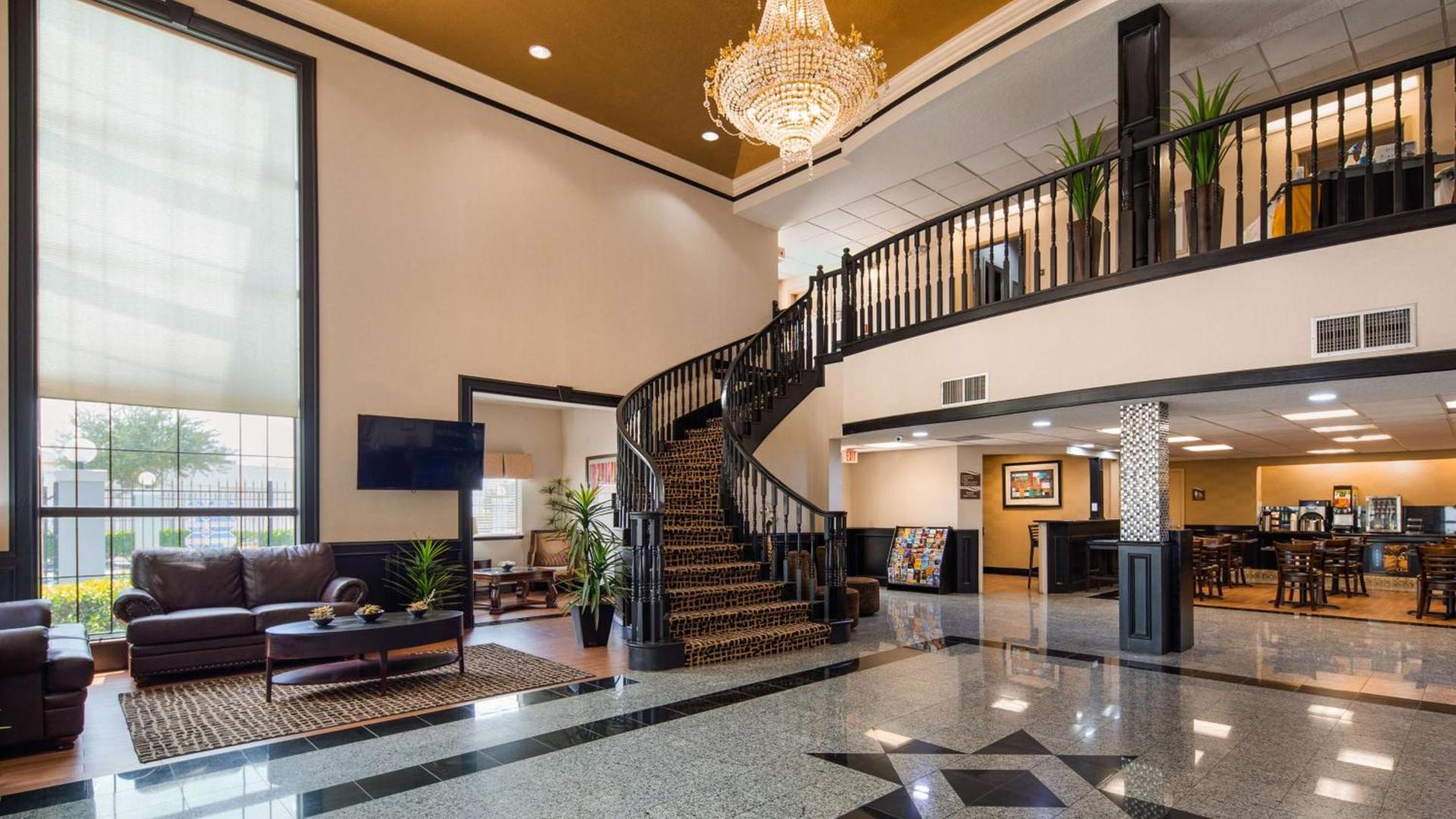 Best Western Plus Northwest Inn & Suites photo 4