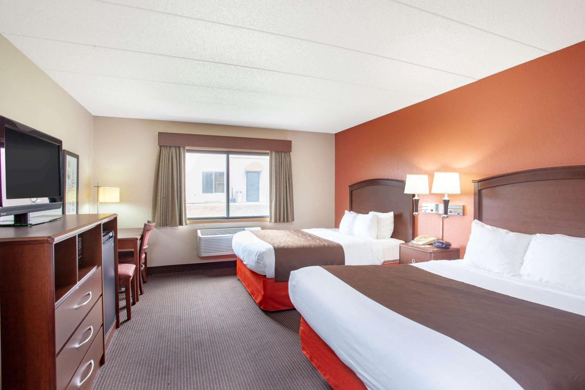 AmericInn by Wyndham Albert Lea photo 9