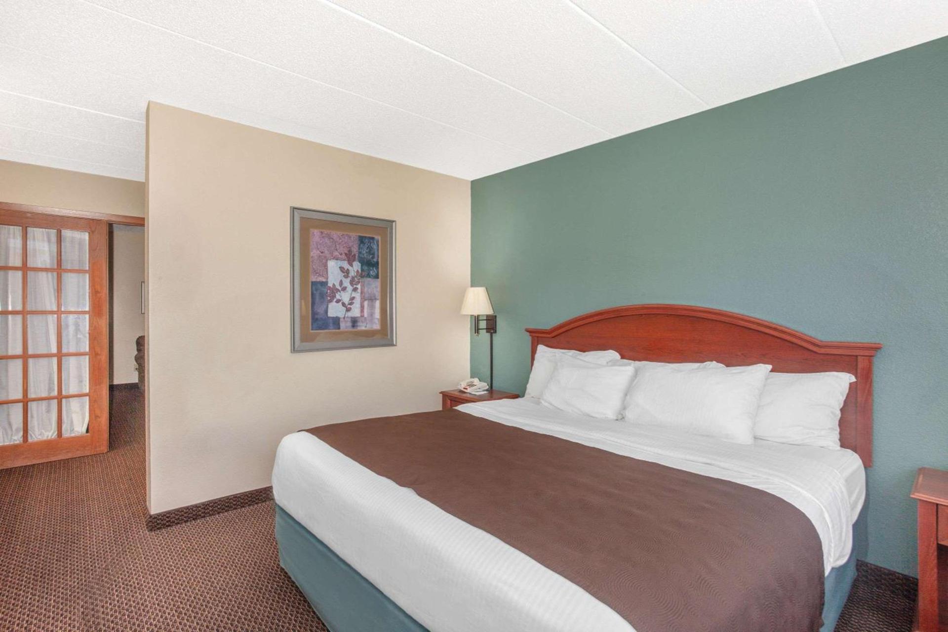 AmericInn by Wyndham St. Peter photo 37