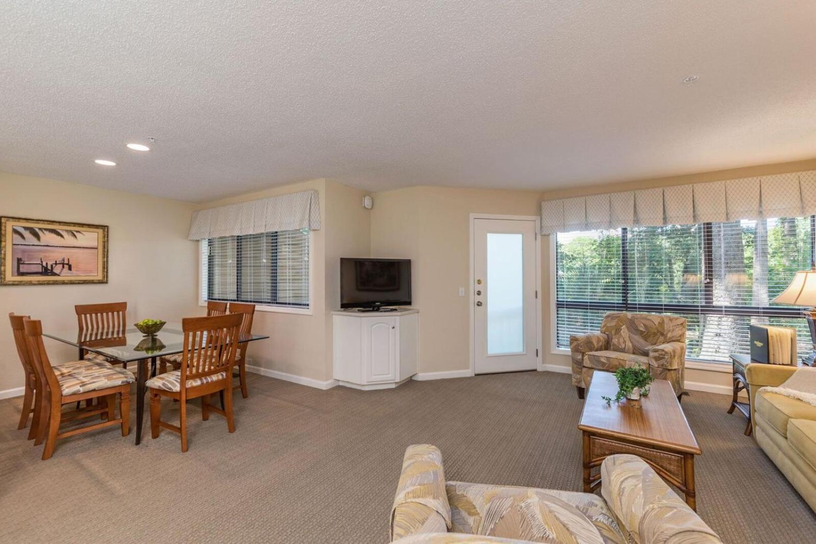 Coral Reef Resort photo 40