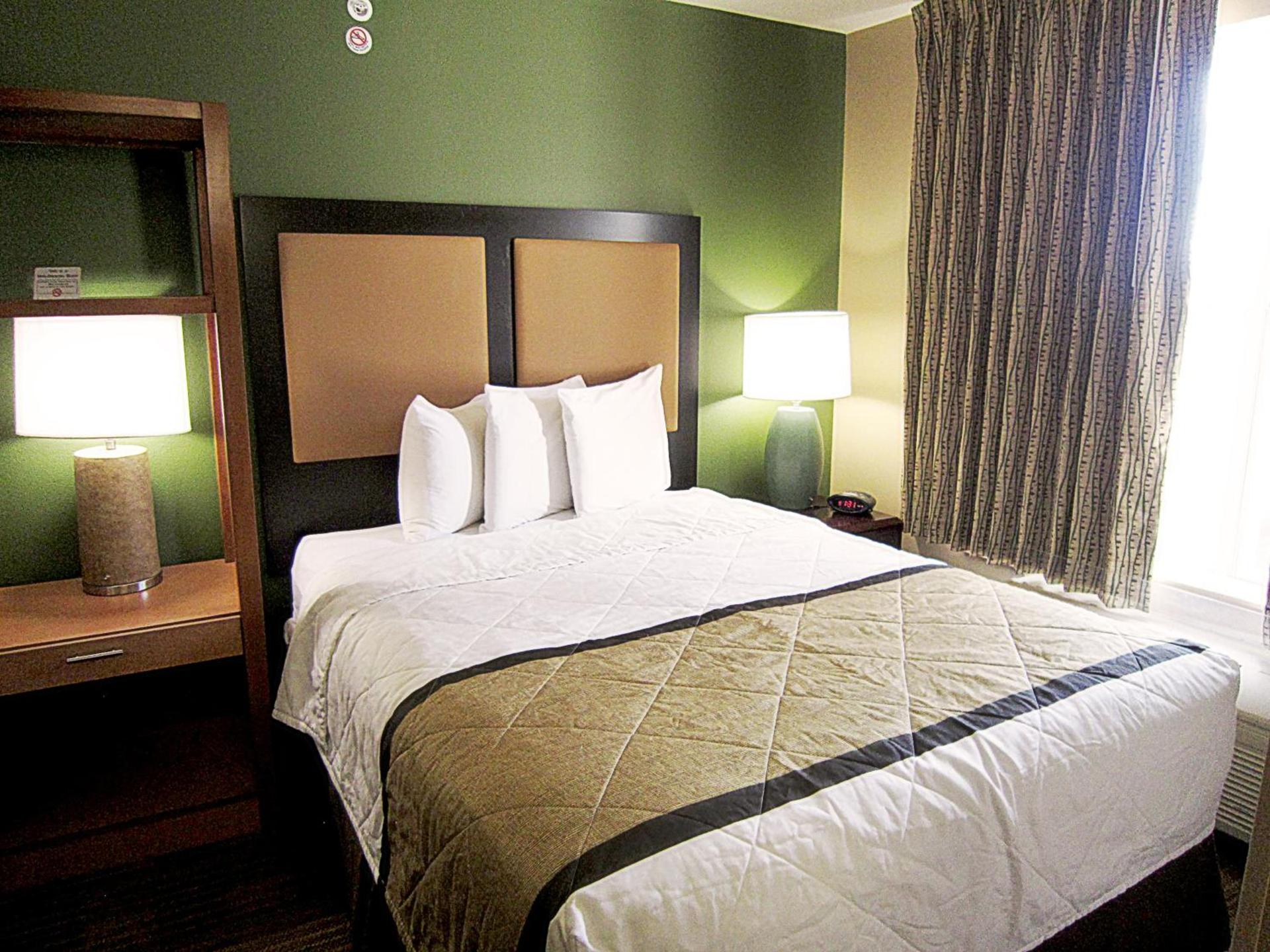 Sonesta Simply Suites Stafford photo 11