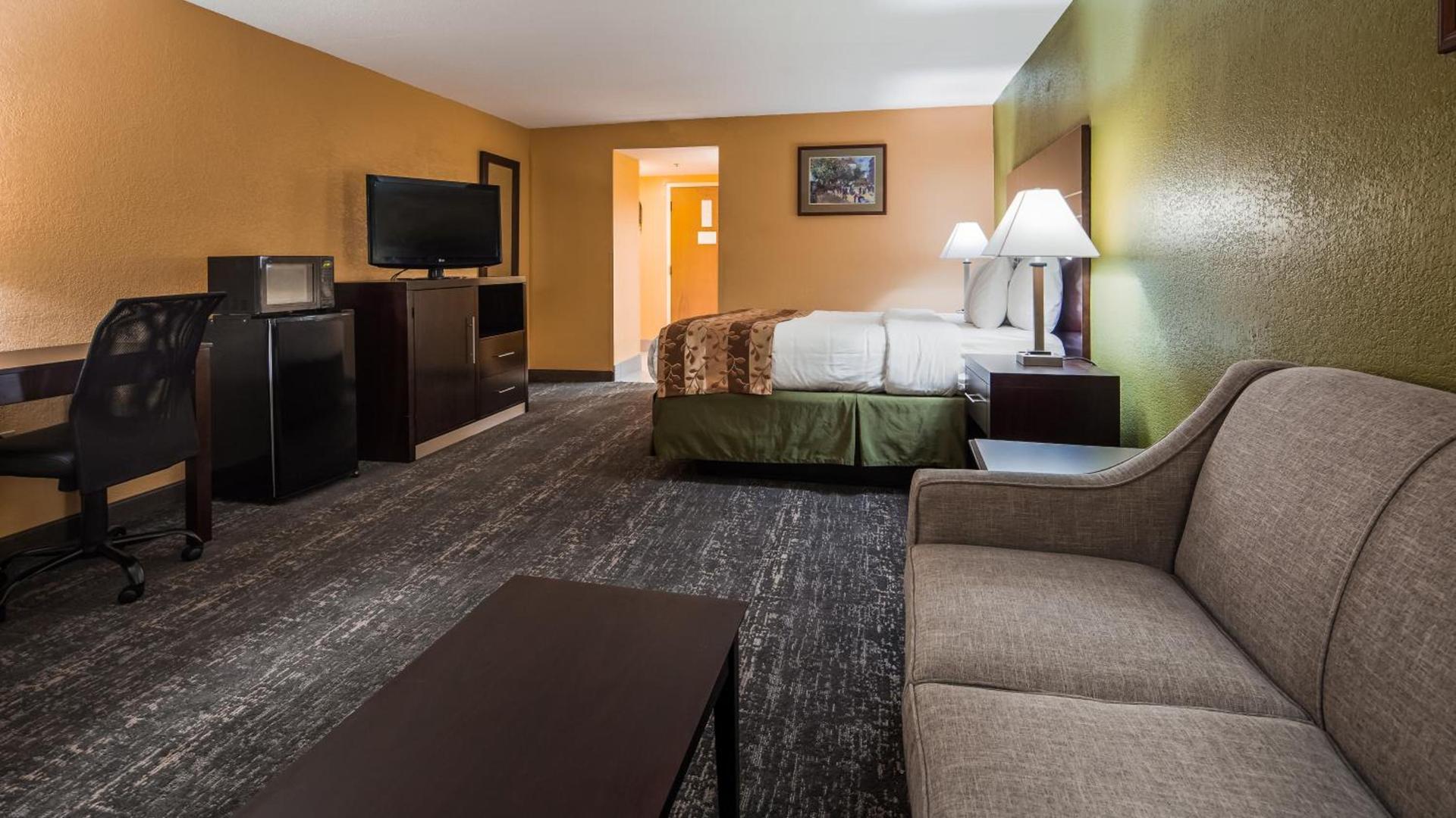 Best Western Luxbury Inn Fort Wayne photo 17