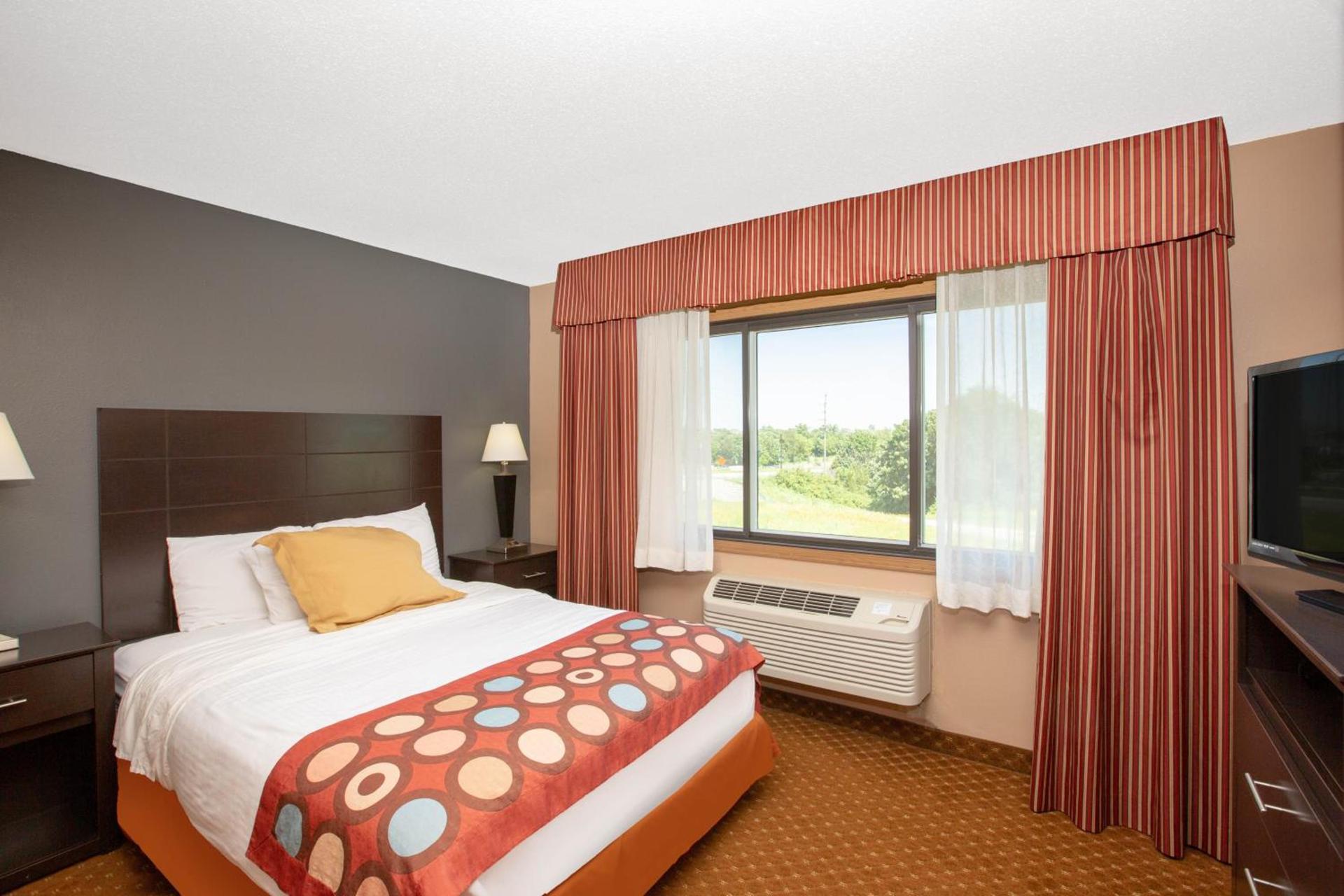 AmericInn by Wyndham Coralville photo 35