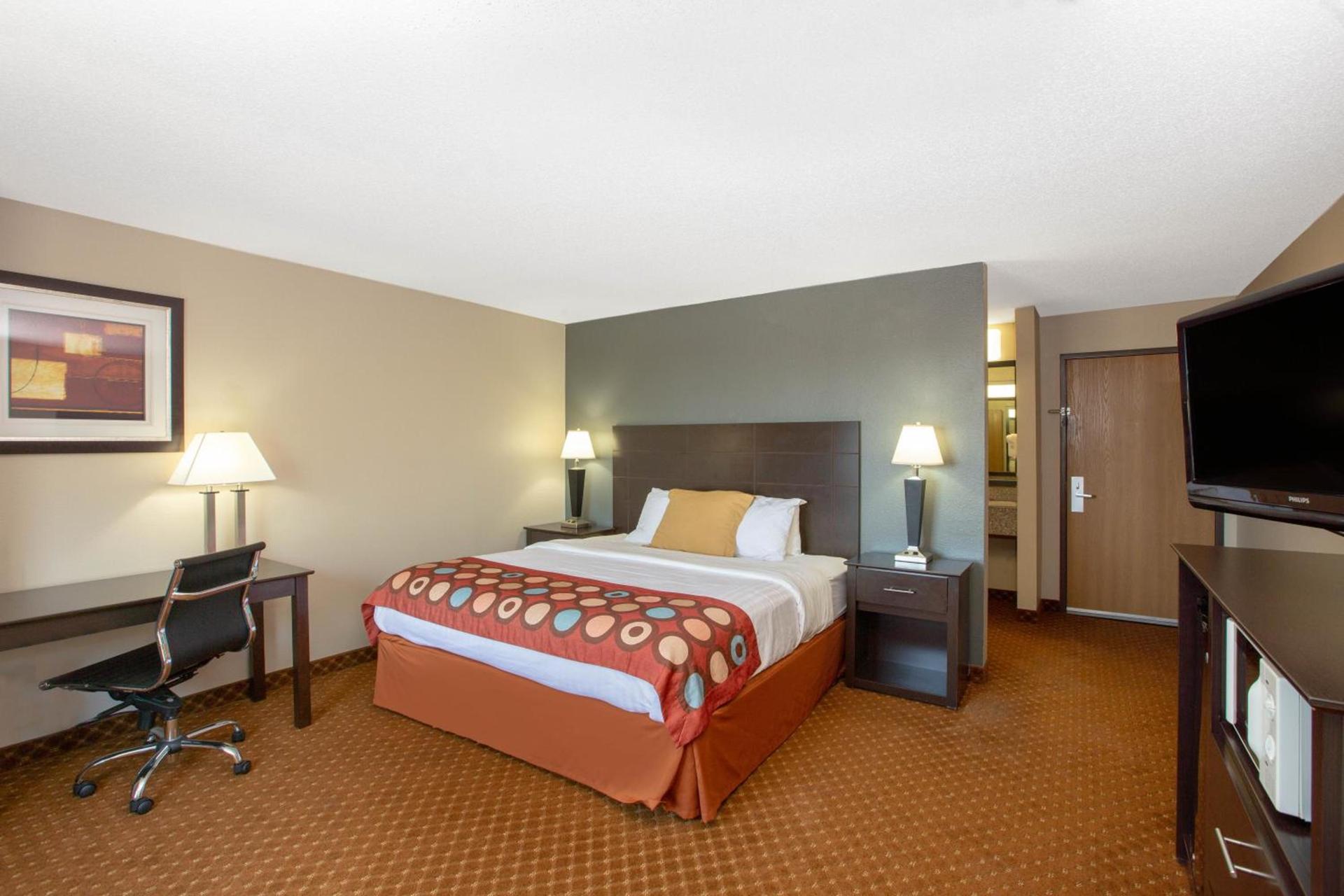 AmericInn by Wyndham Coralville photo 31