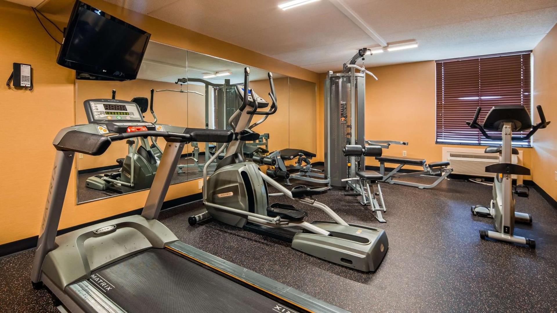 Best Western Luxbury Inn Fort Wayne photo 5