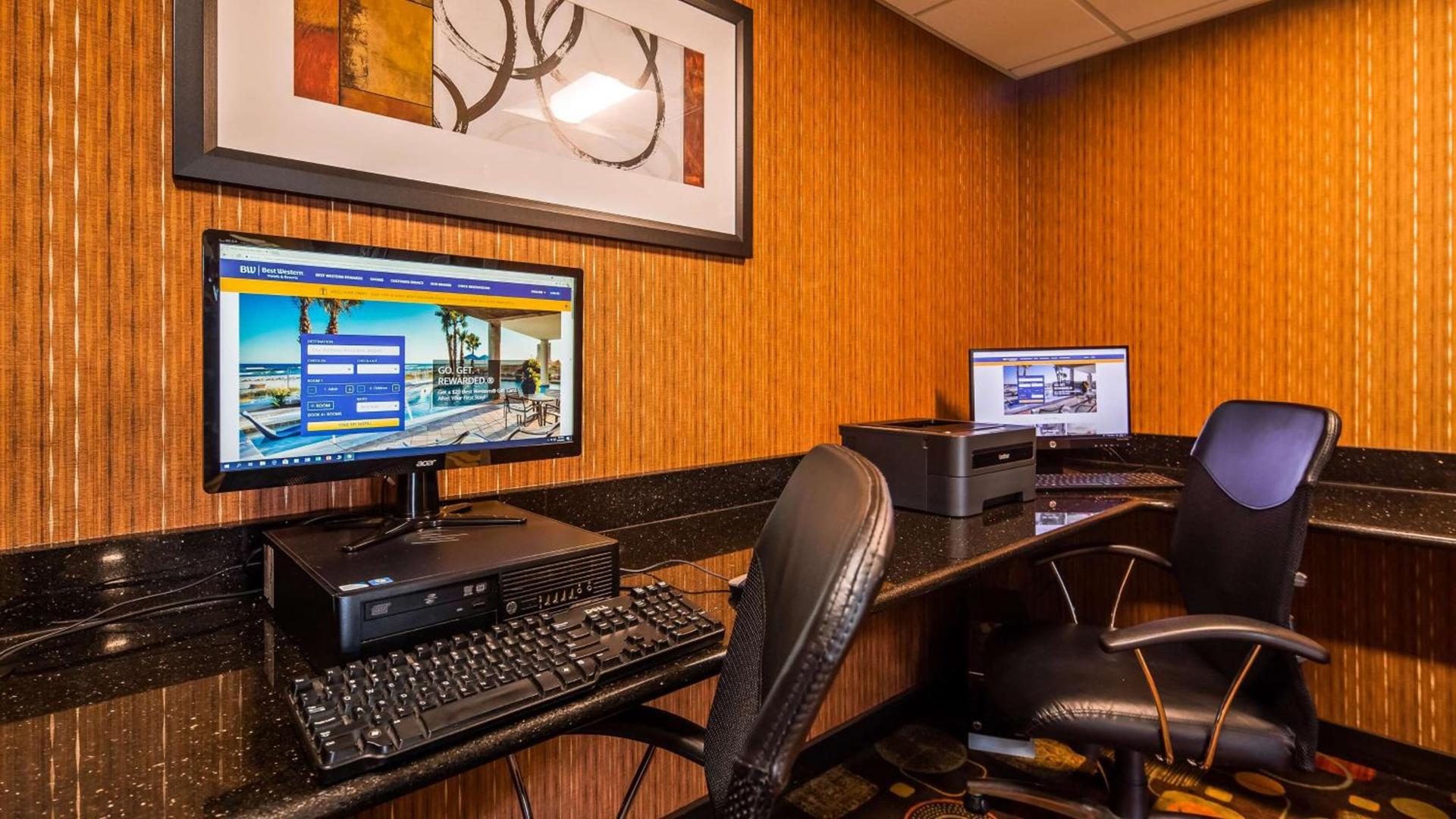 Best Western Luxbury Inn Fort Wayne photo 4