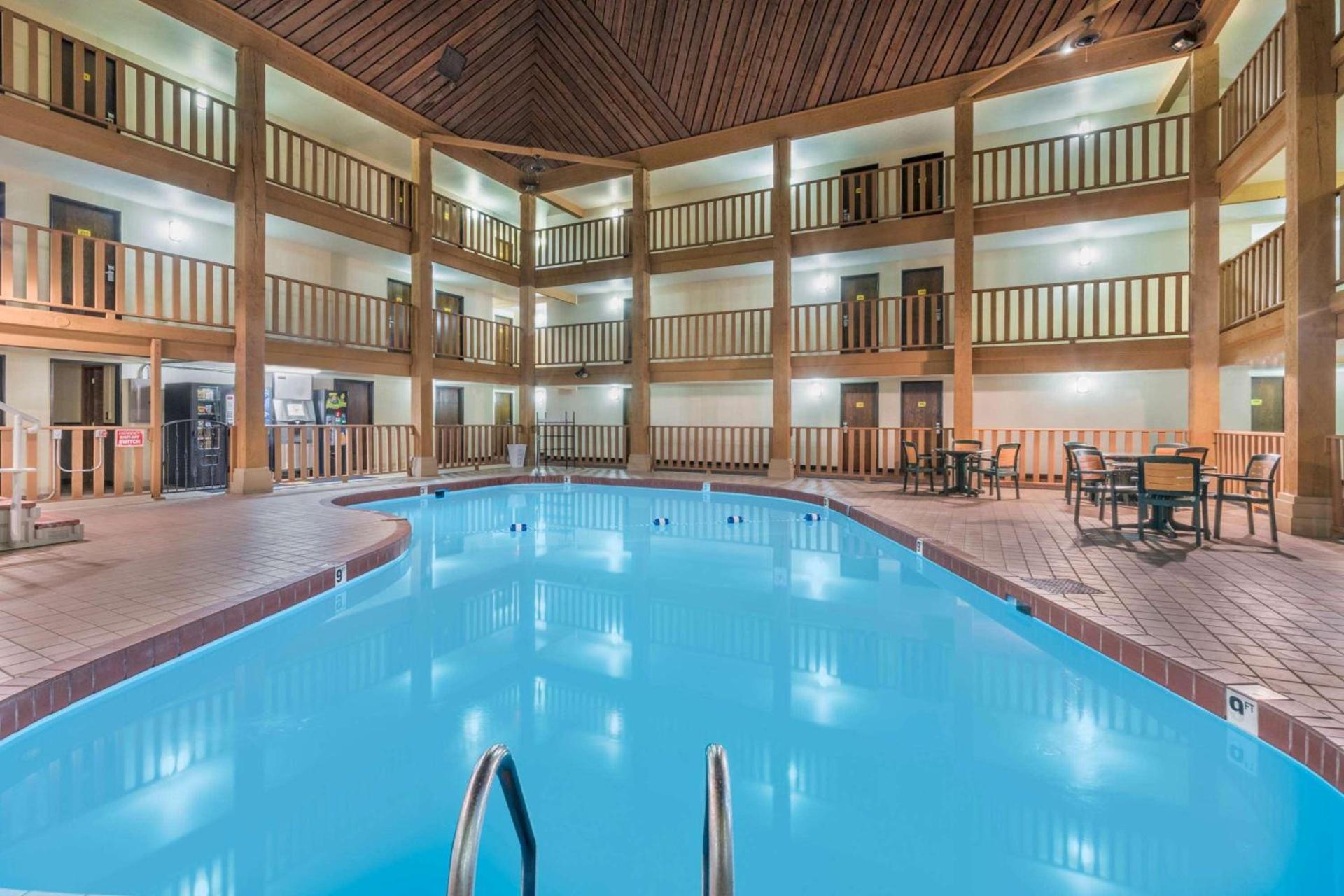 FairBridge Inn & Suites Spearfish photo 4