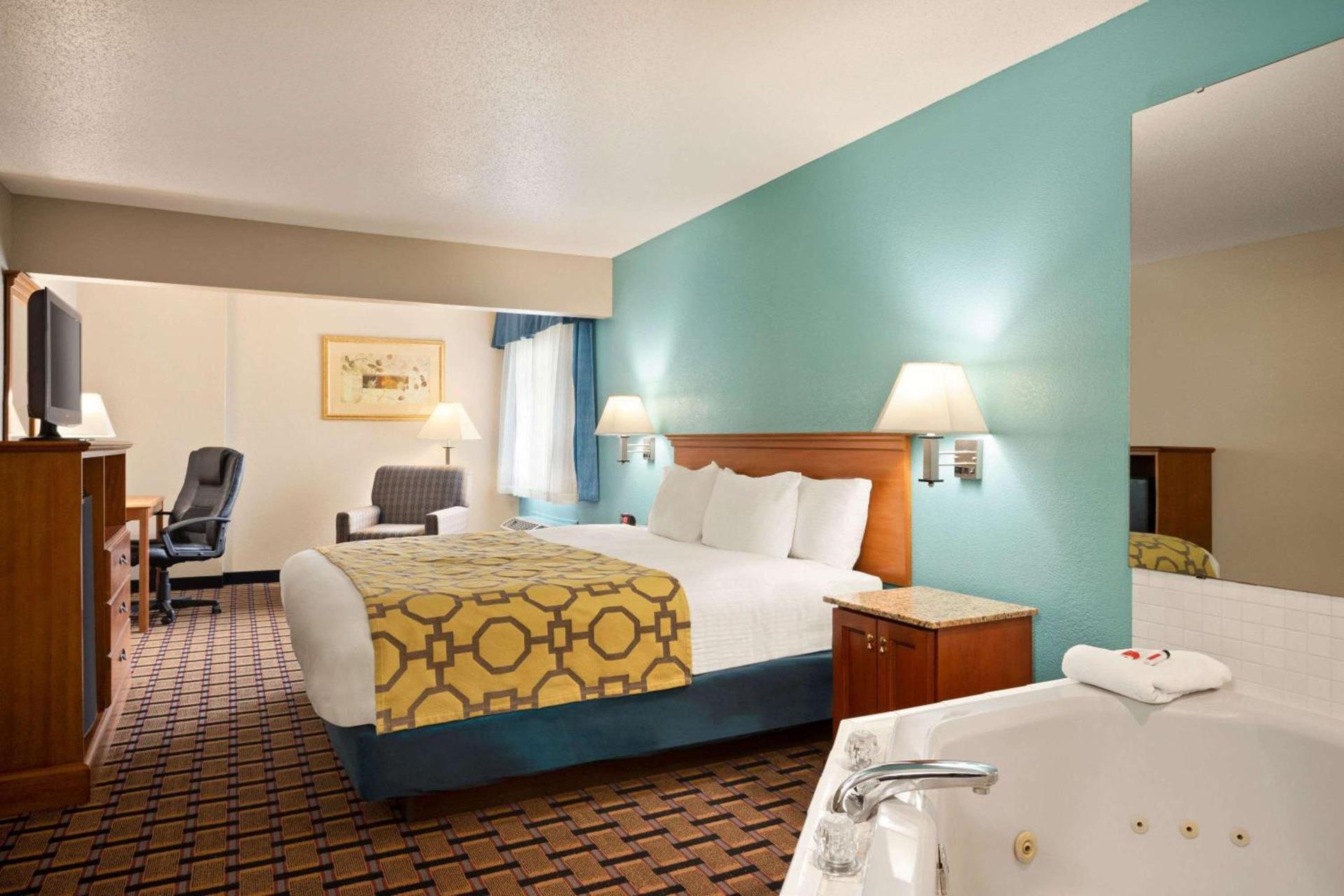Baymont by Wyndham Warrenton photo 10