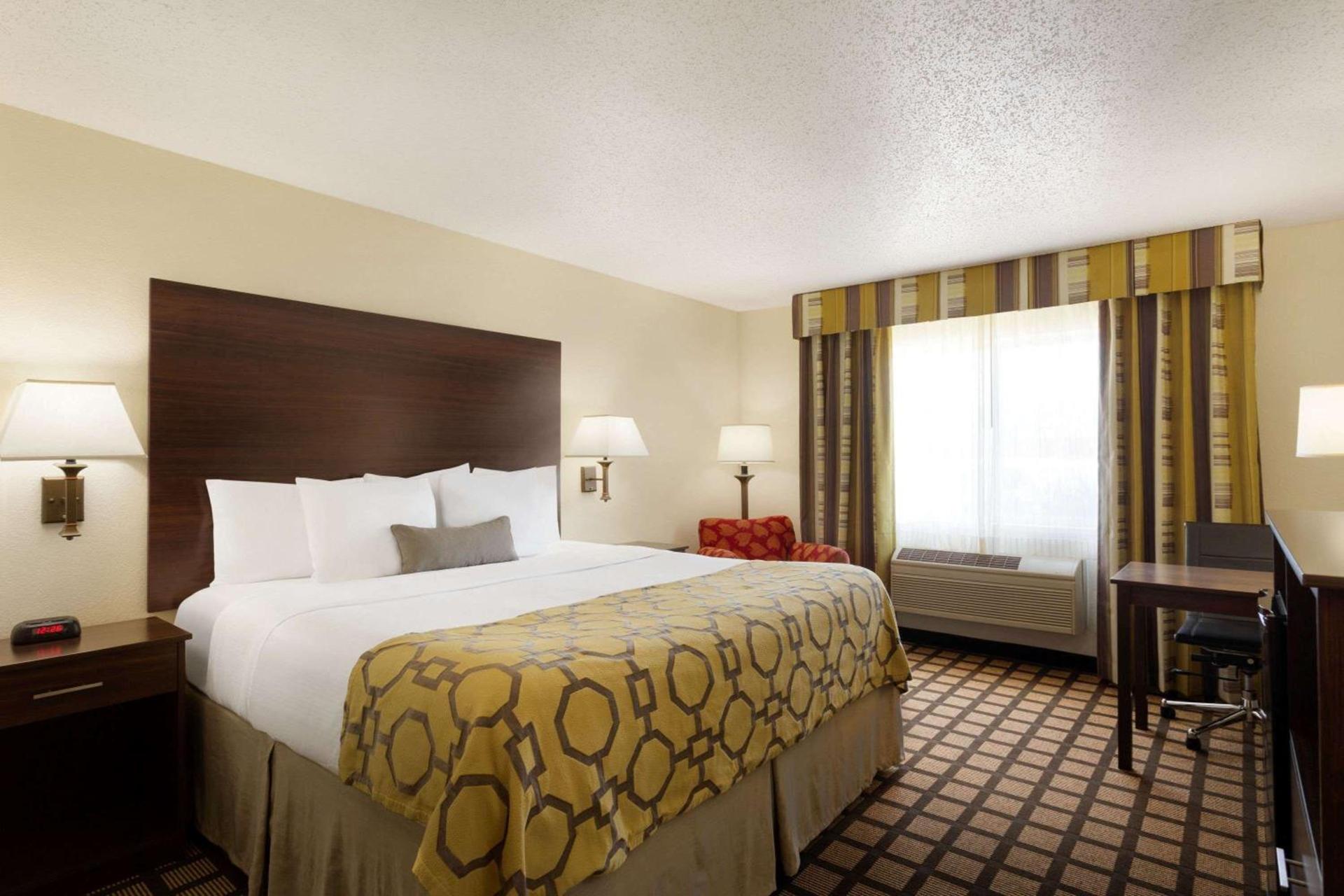 Baymont by Wyndham Salina photo 28
