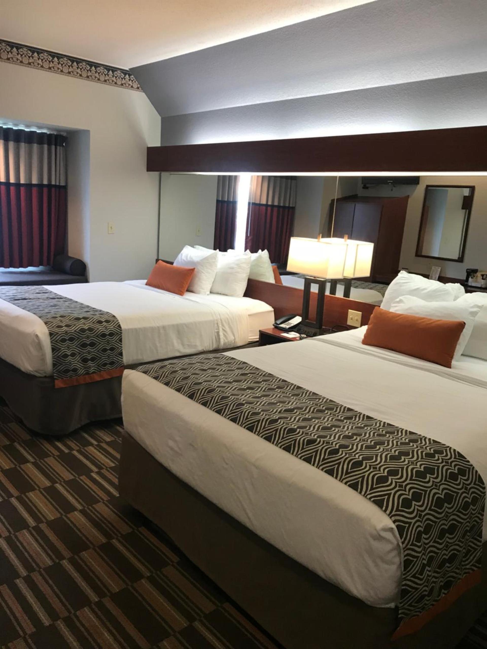 Microtel Inn & Suites Urbandale photo 5