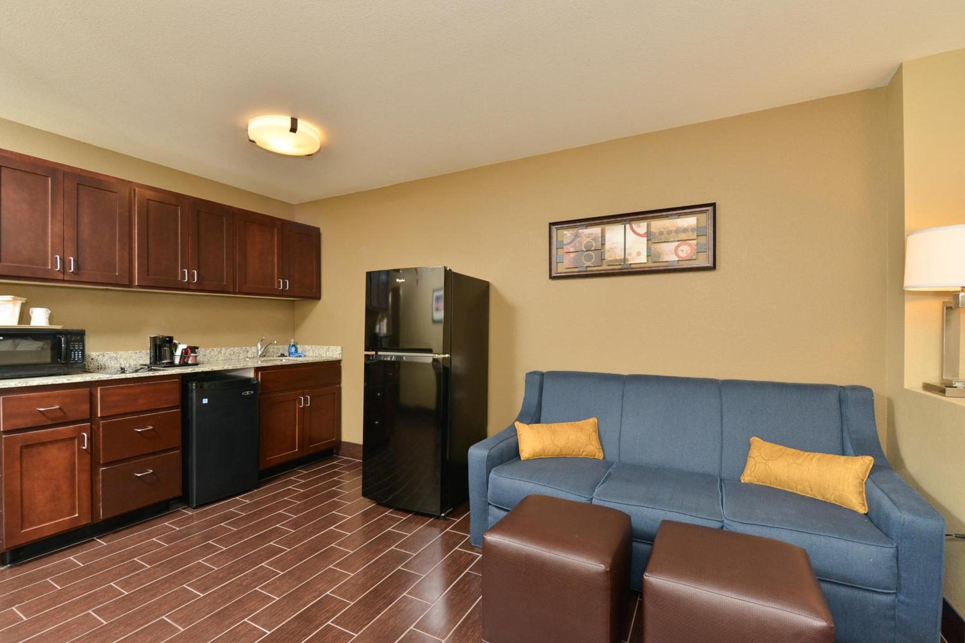 Comfort Suites Minot South photo 4