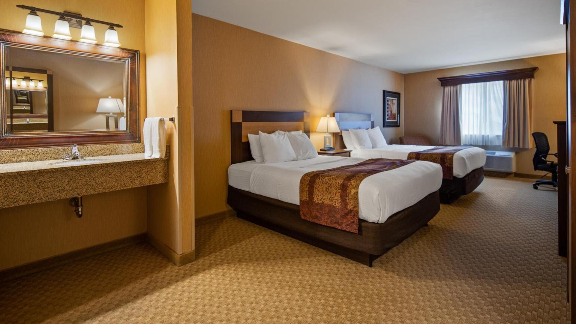 Crandon Inn & Suites photo 8