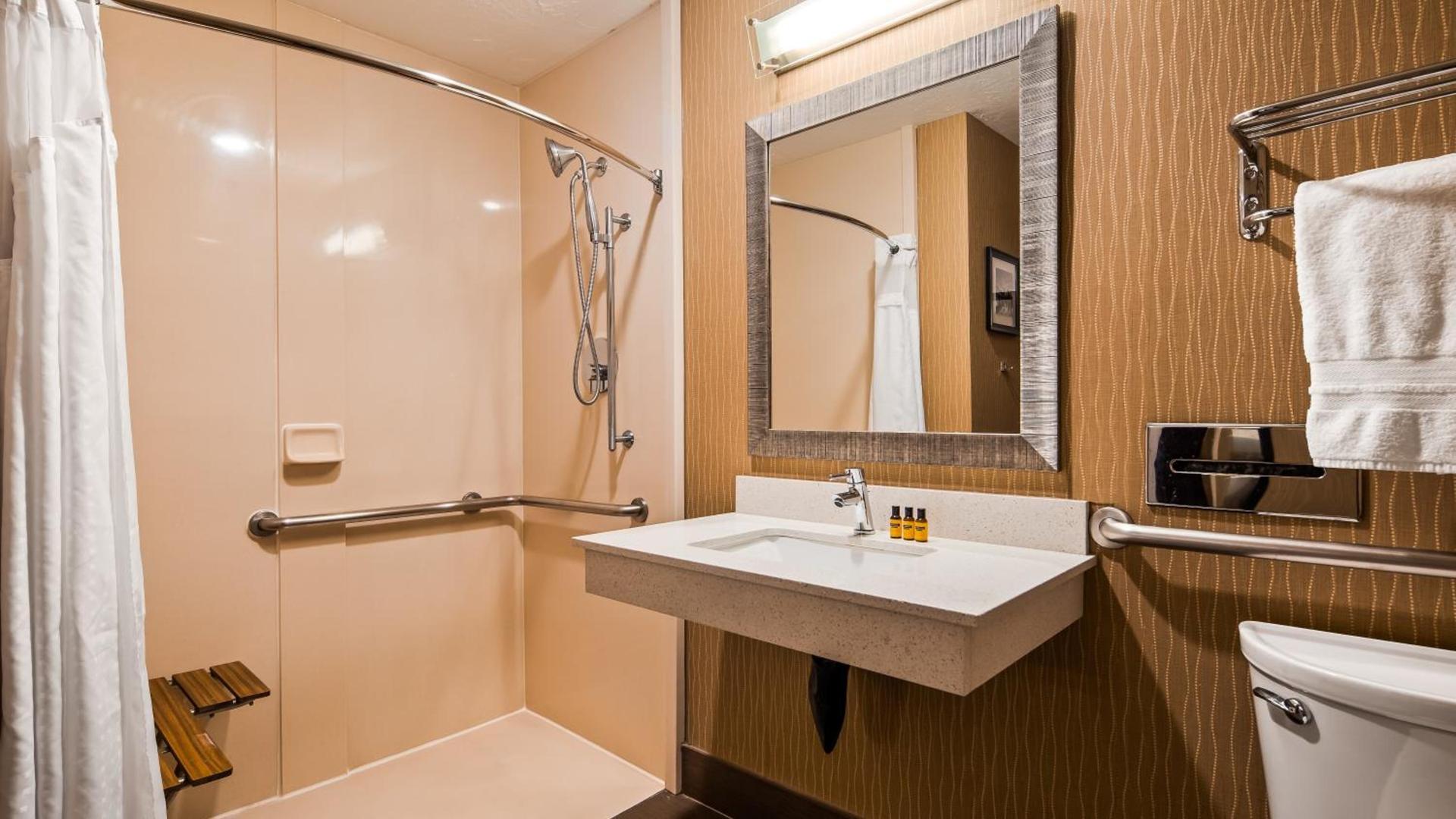 Best Western Plus Portland Airport Hotel & Suites photo 47