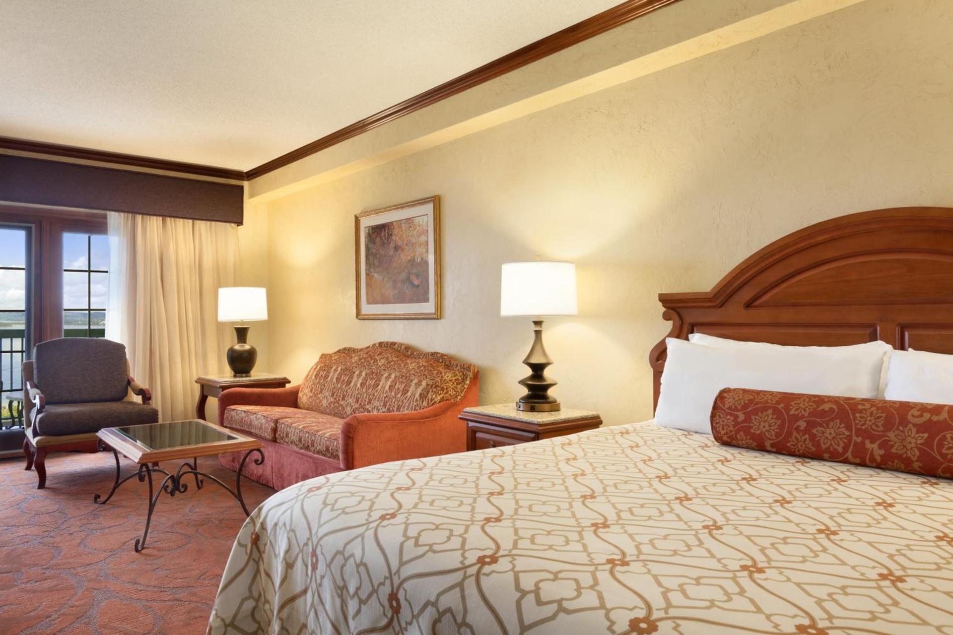 Chateau on the Lake Resort Spa and Convention Center photo 17