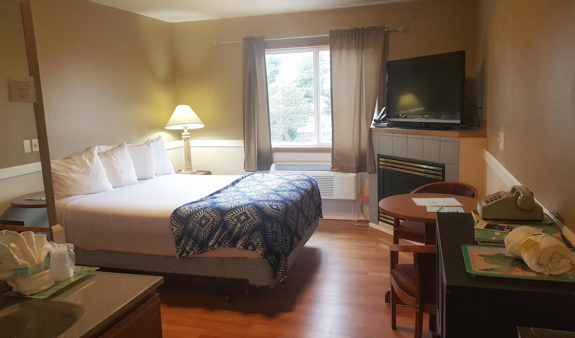 Hillcrest Inn photo 27