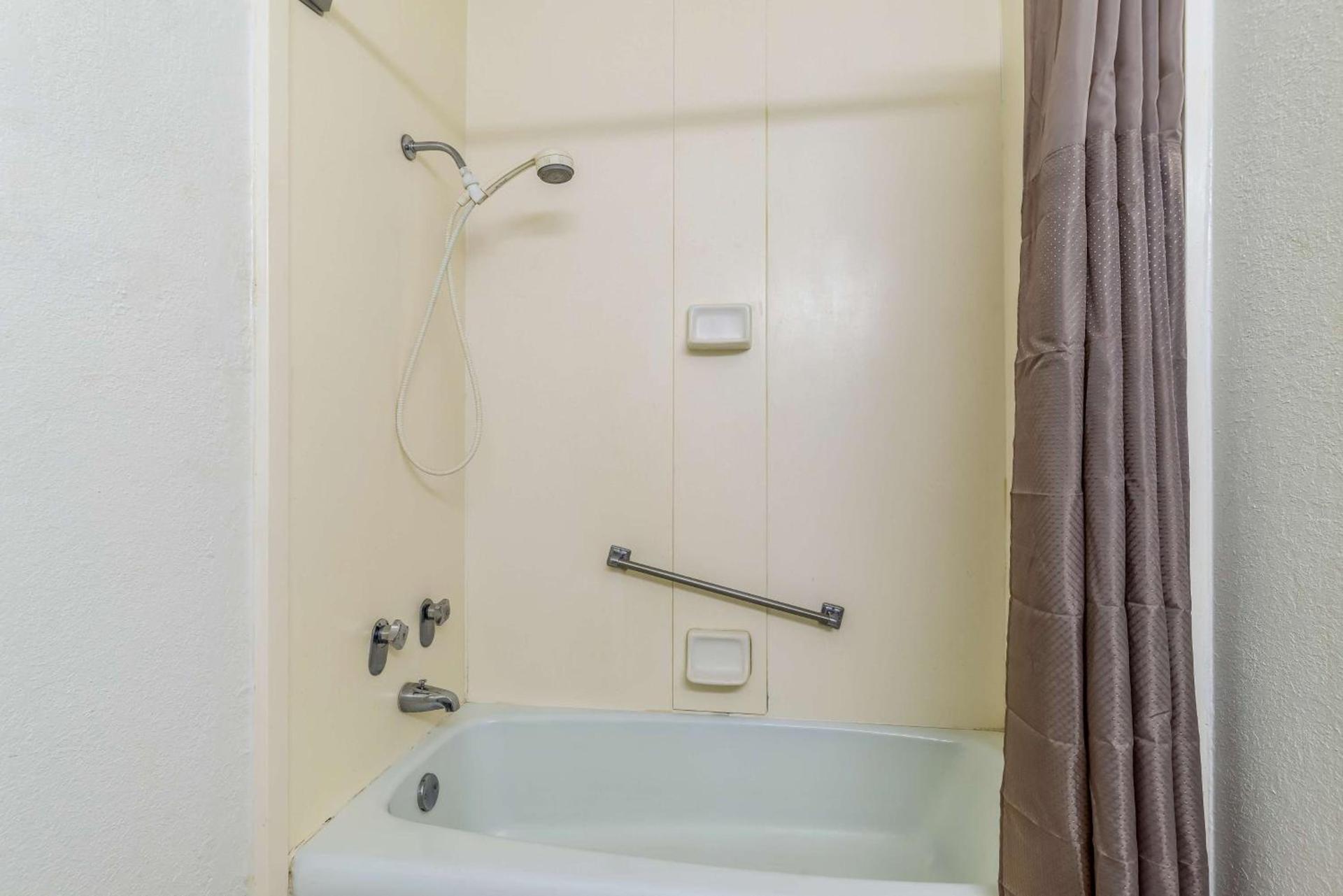 Motel 6-Natchitoches, LA photo 18
