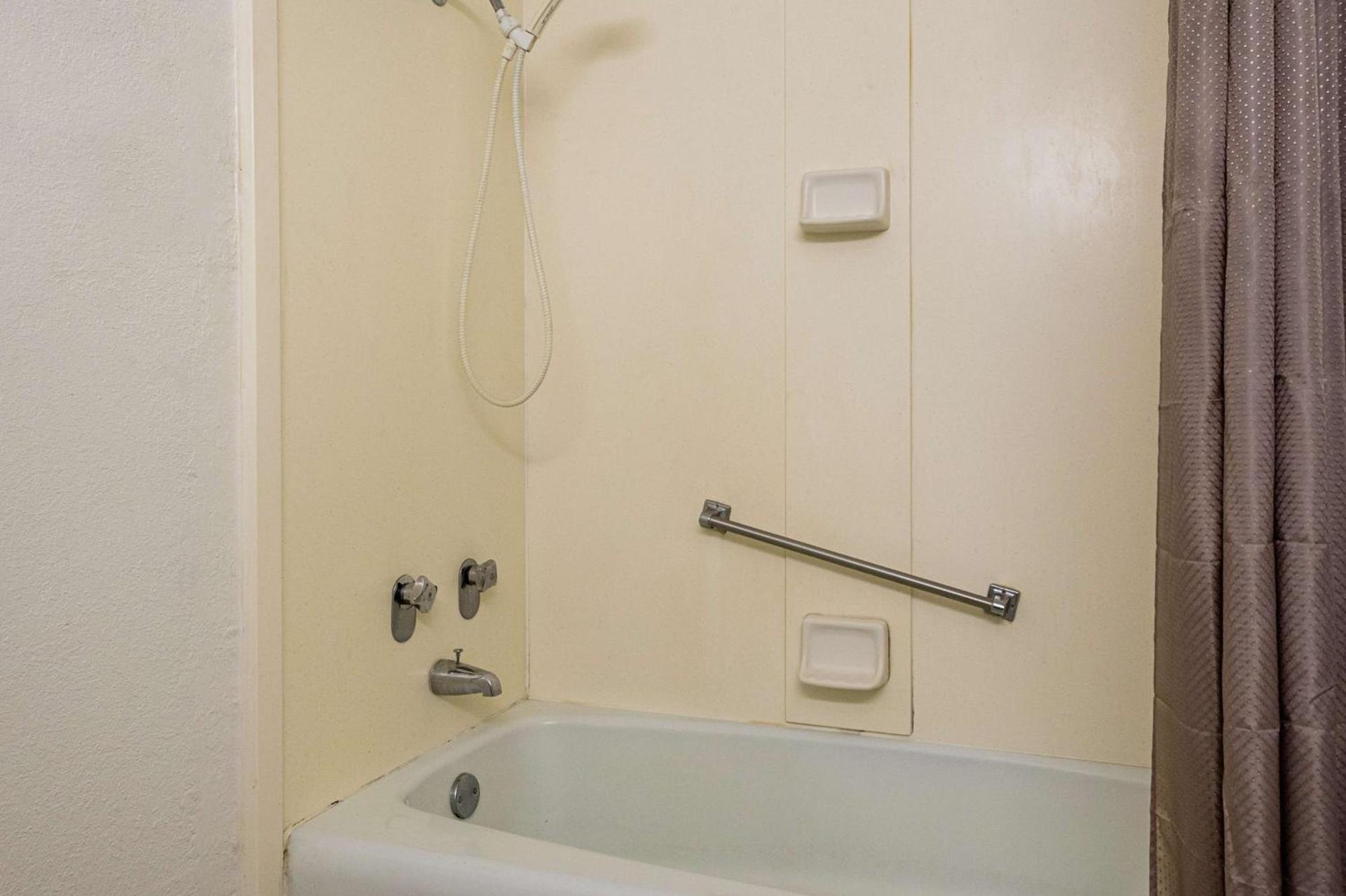 Motel 6-Natchitoches, LA photo 19