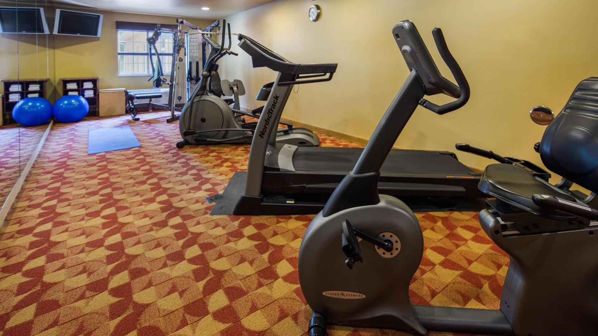 Crandon Inn & Suites photo 38