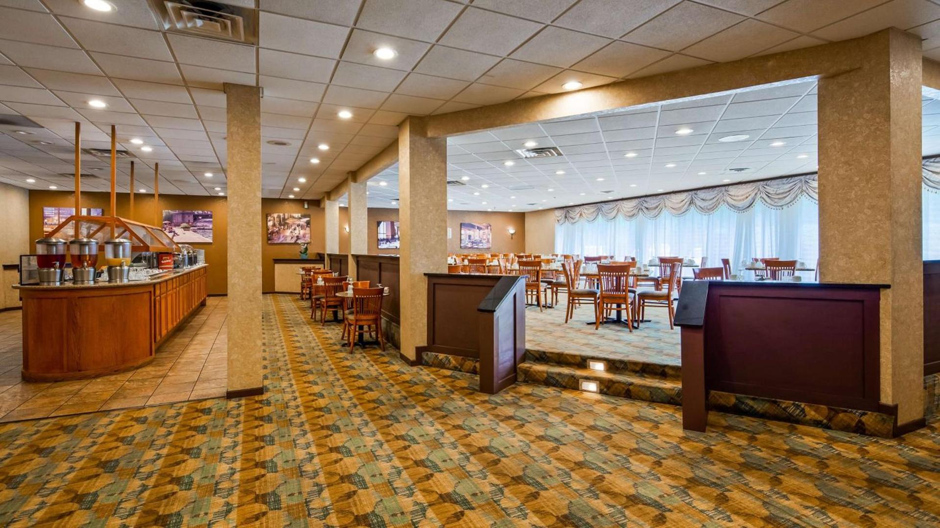 Best Western Plus Chicago Hillside photo 4