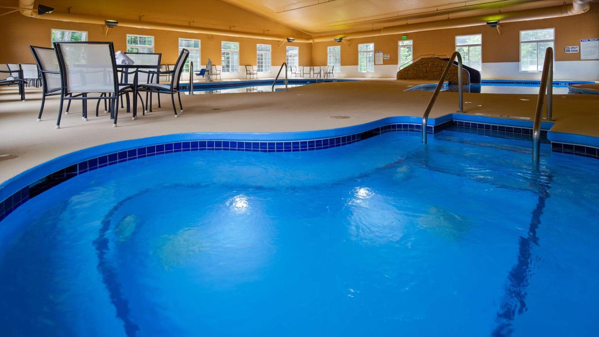 Crandon Inn & Suites photo 36