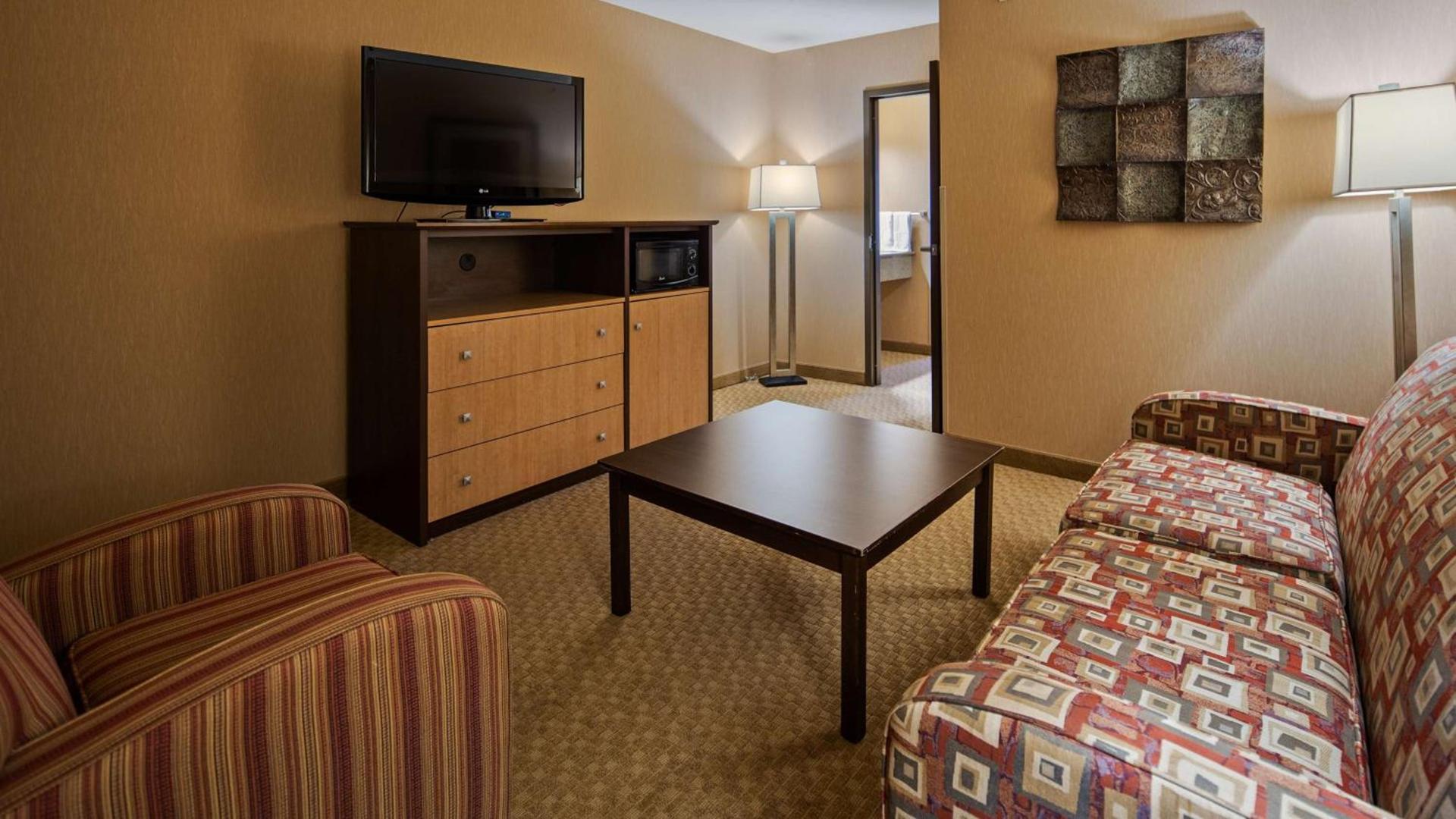 Crandon Inn & Suites photo 30