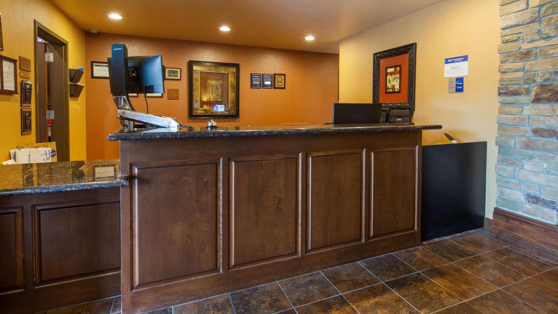 Crandon Inn & Suites photo 29