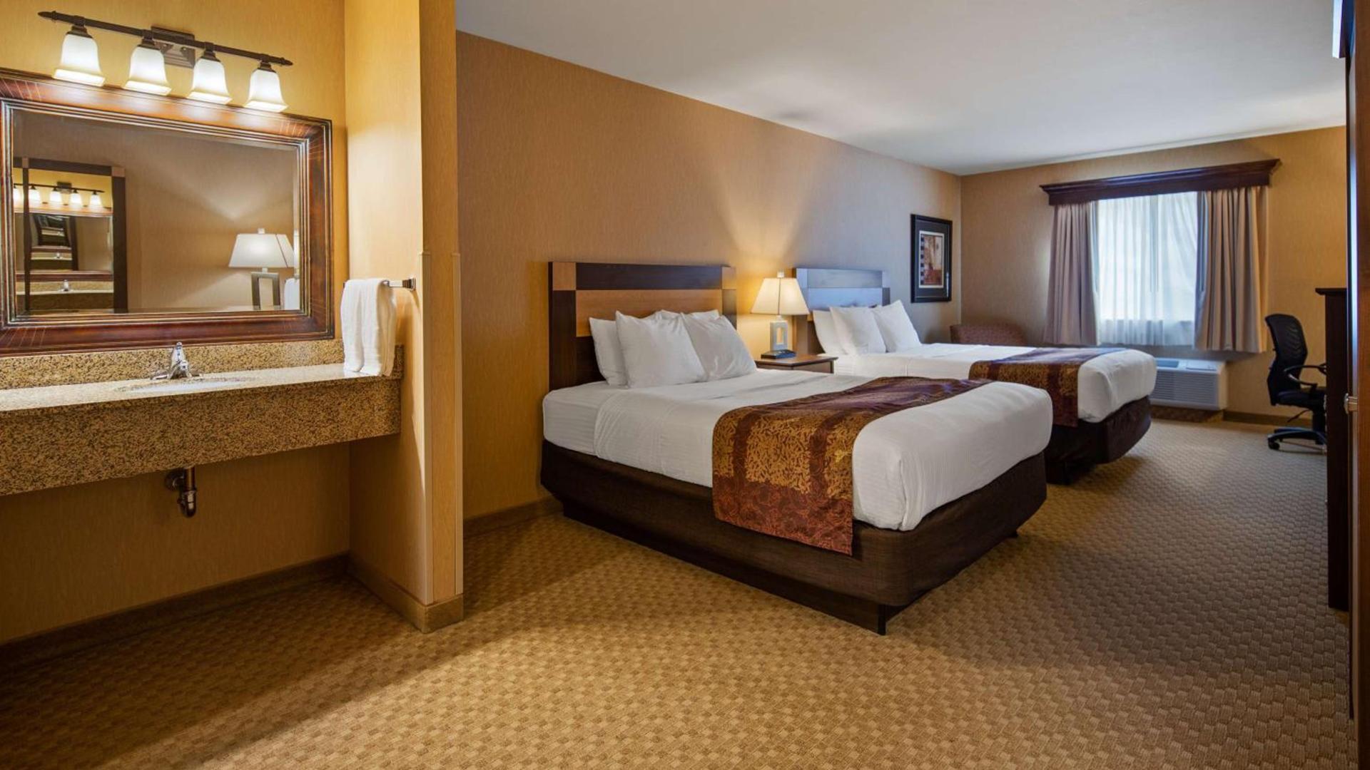 Crandon Inn & Suites photo 26