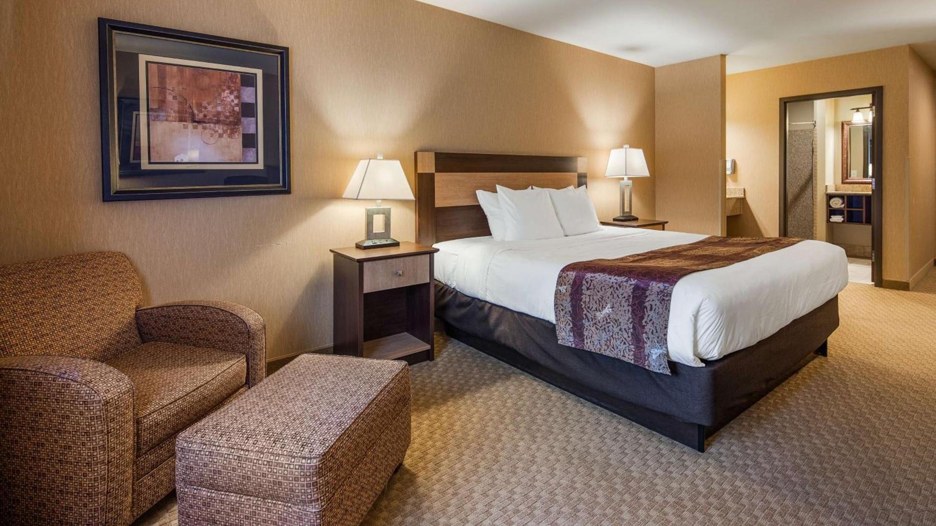 Crandon Inn & Suites photo 24