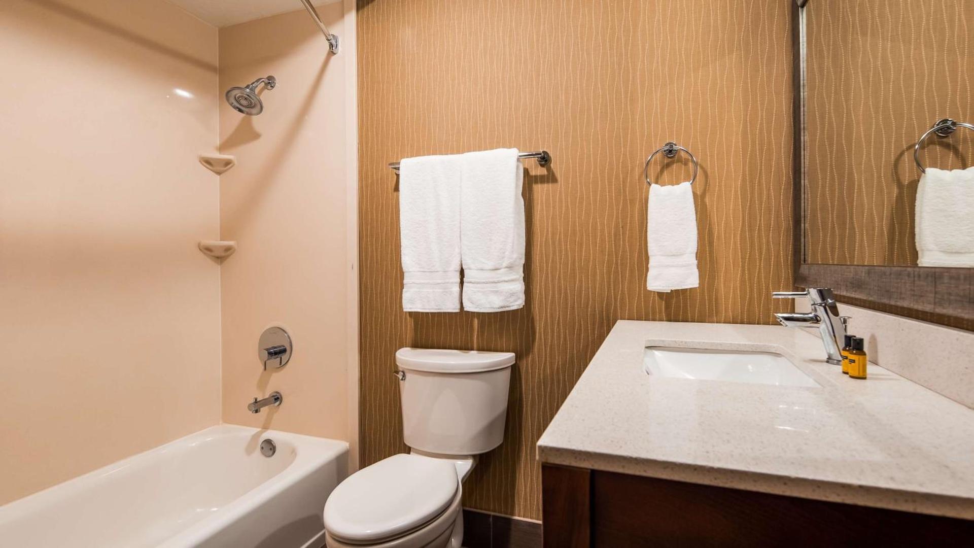 Best Western Plus Portland Airport Hotel & Suites photo 21