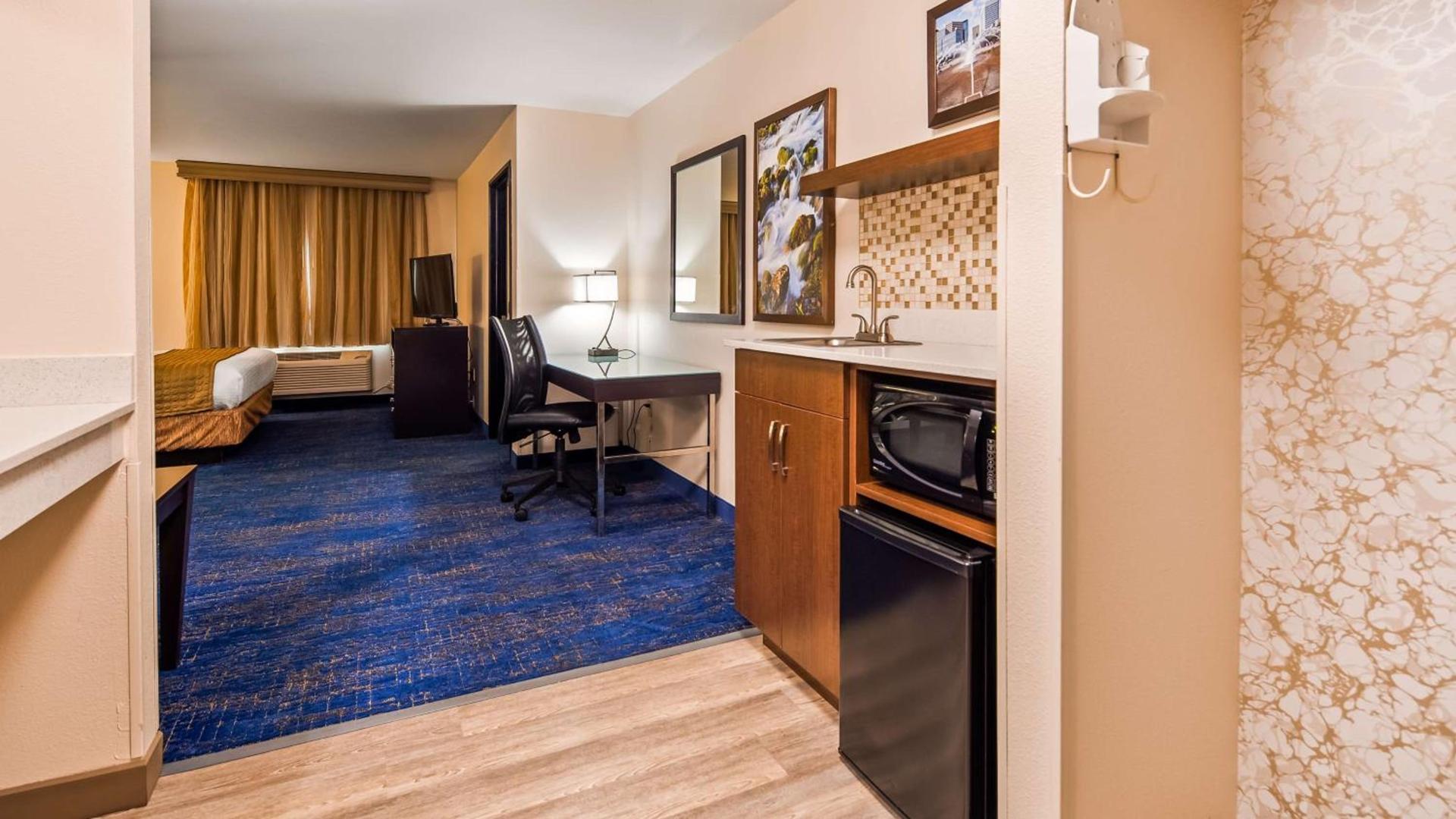 Best Western Plus Portland Airport Hotel & Suites photo 8