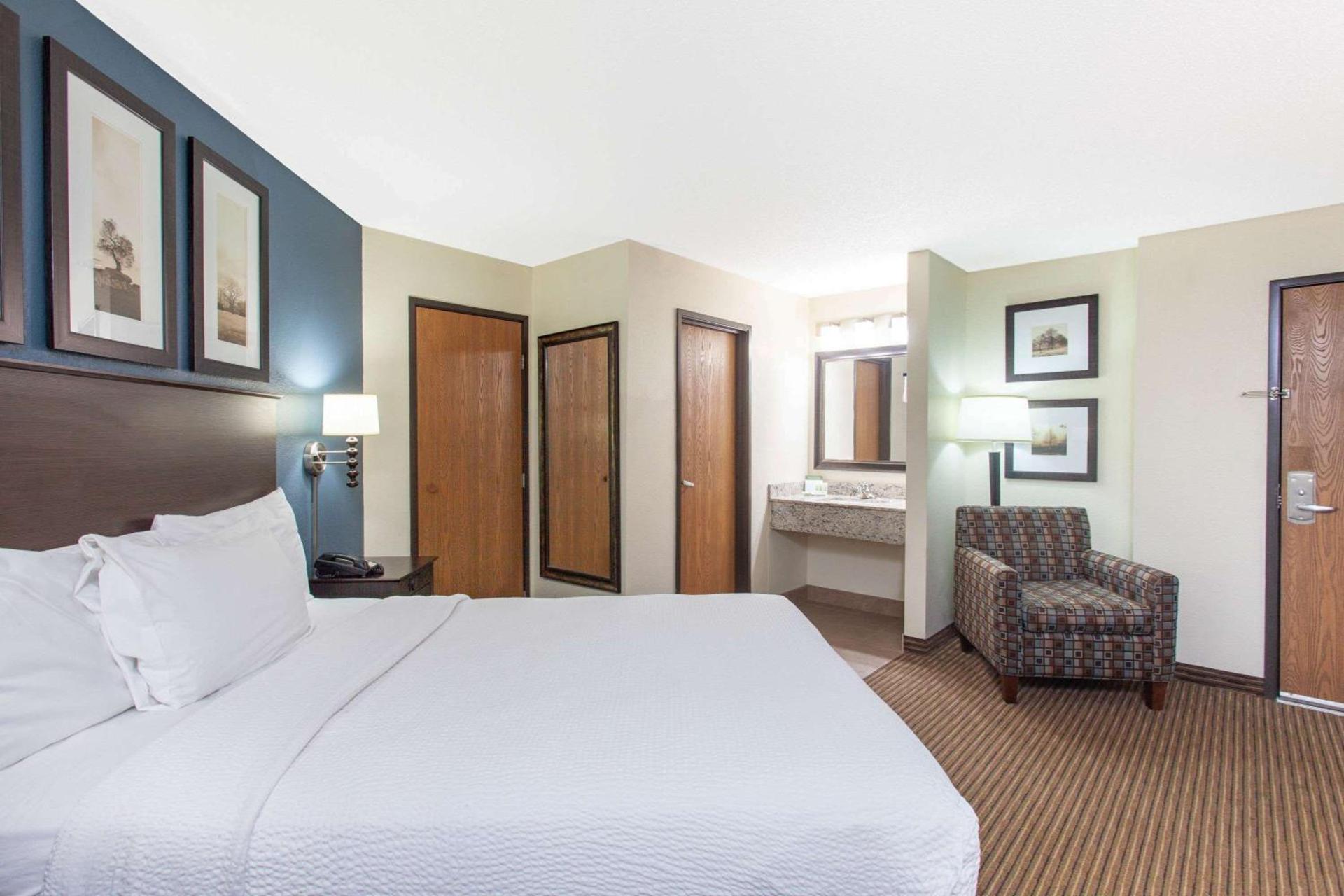 AmericInn by Wyndham Mankato Event Center near MSU photo 10