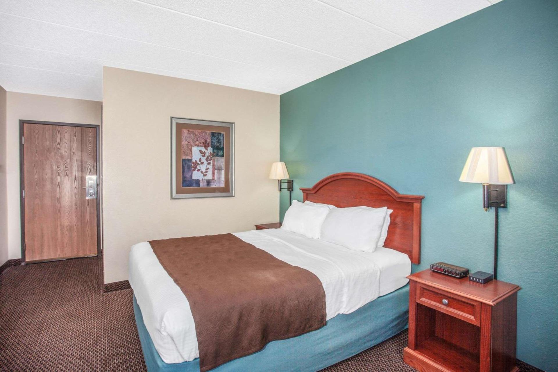 AmericInn by Wyndham St. Peter photo 34