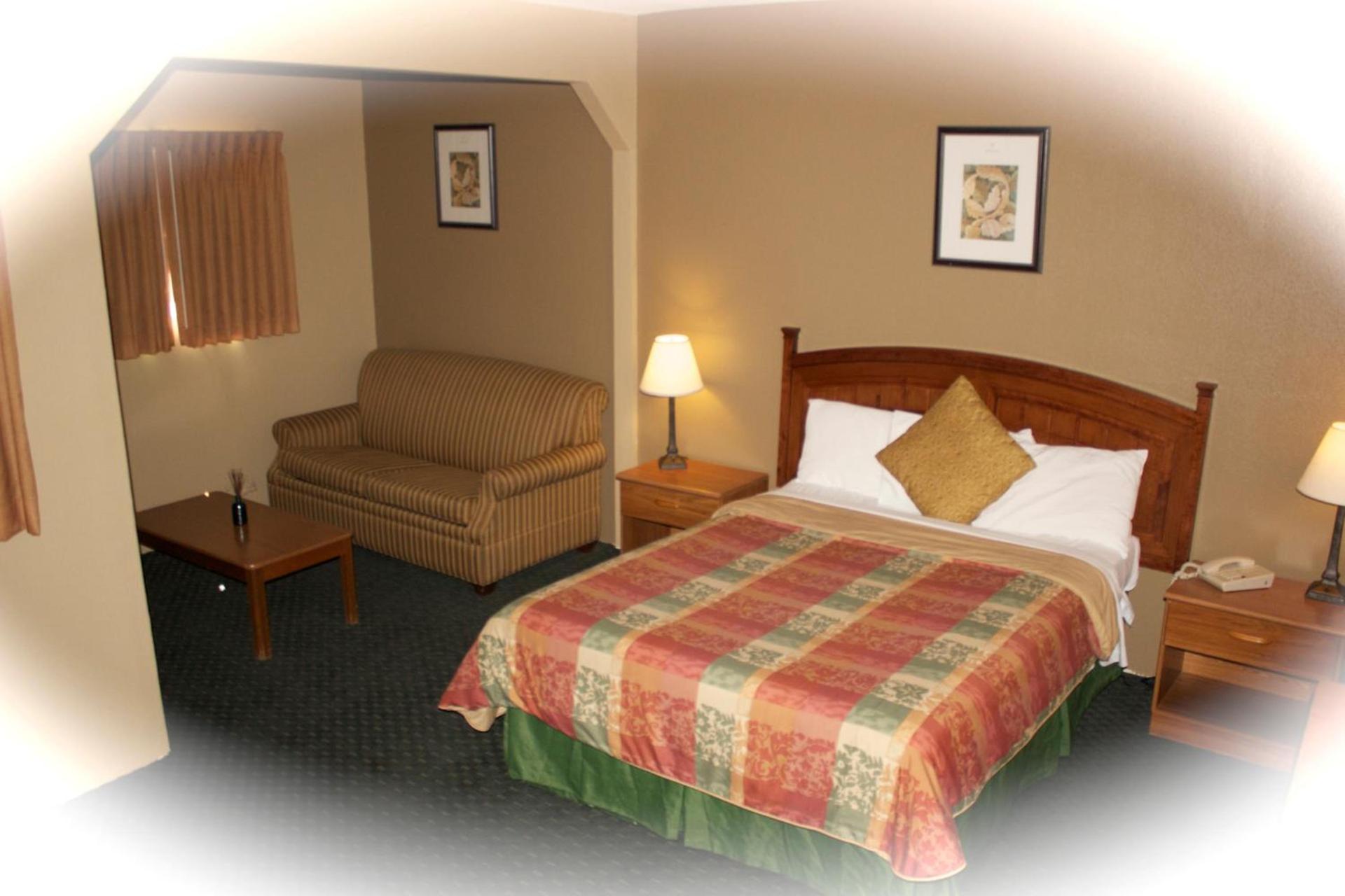 Holland Inn and Suites photo 24