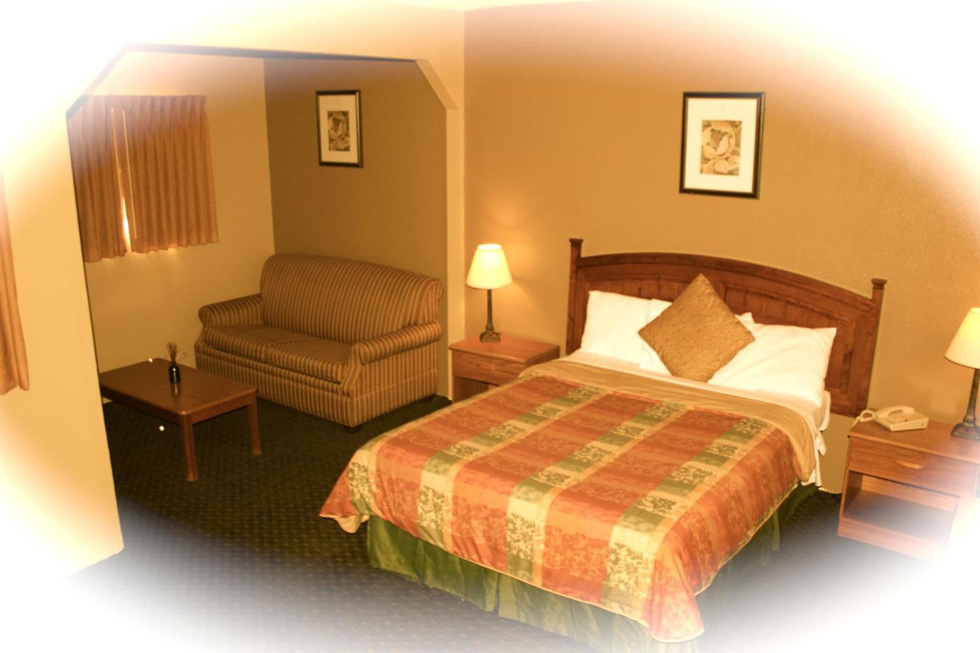 Holland Inn and Suites photo 29