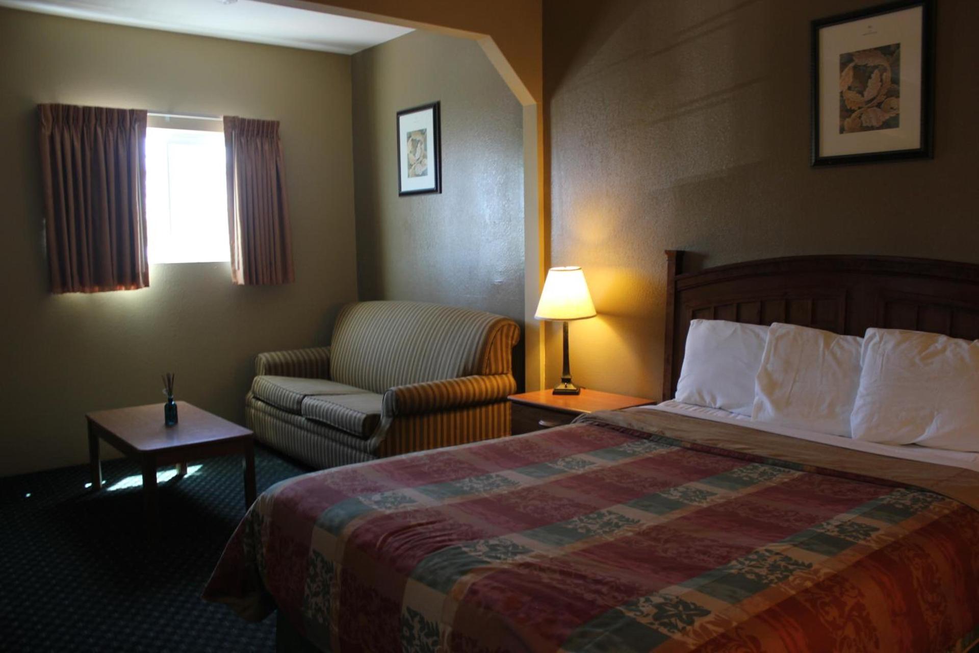 Holland Inn and Suites photo 15