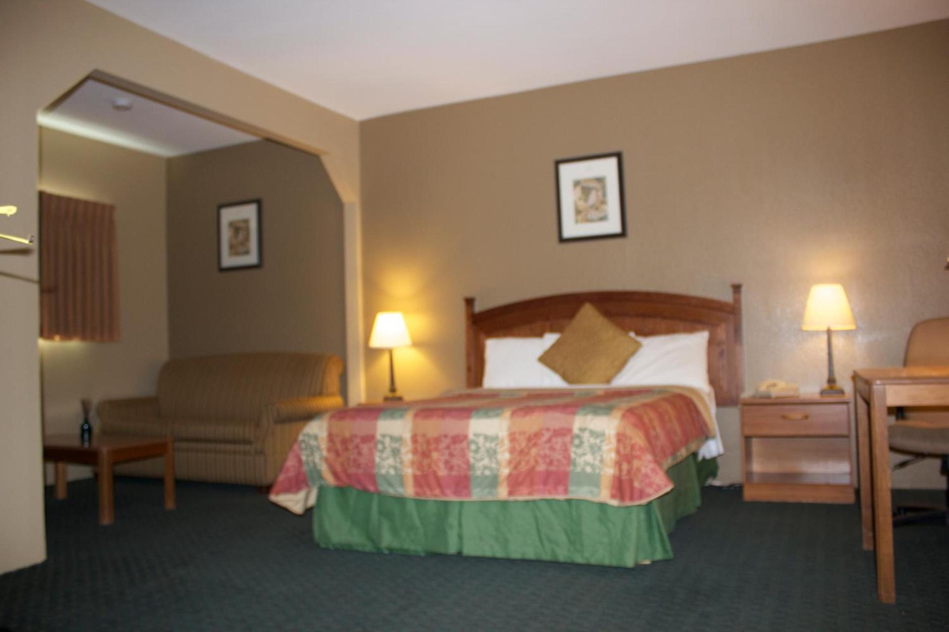 Holland Inn and Suites photo 33