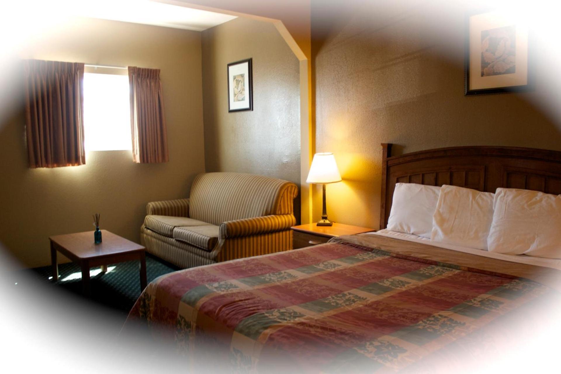 Holland Inn and Suites photo 36