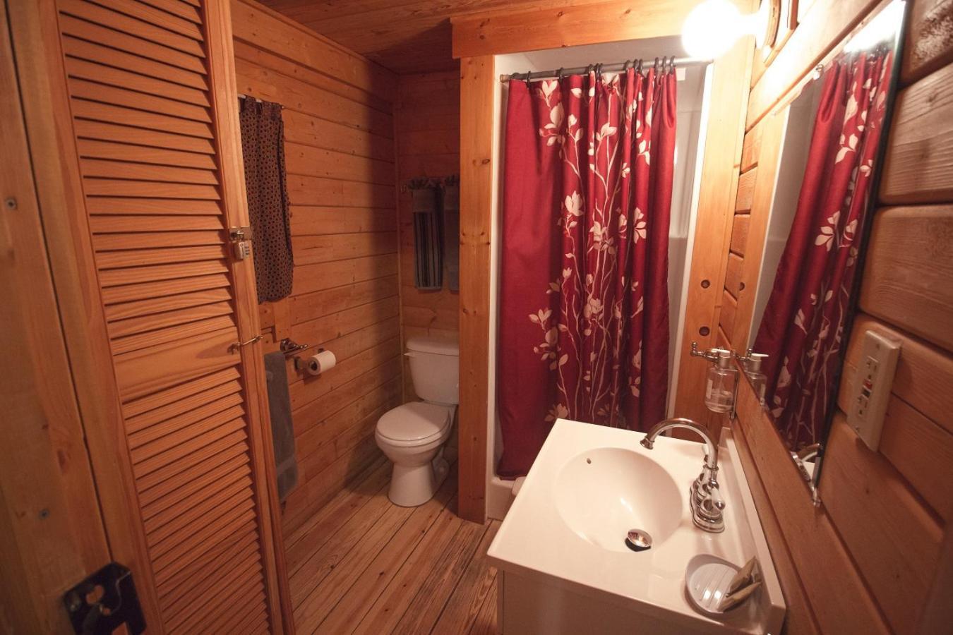 Katie's Cozy Cabins photo 9