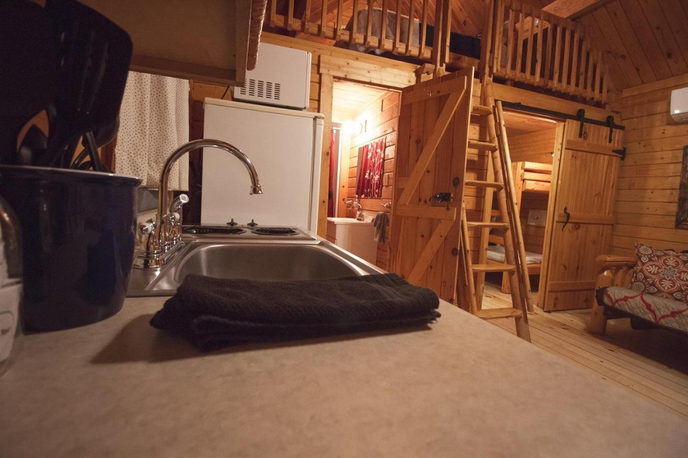 Katie's Cozy Cabins photo 4