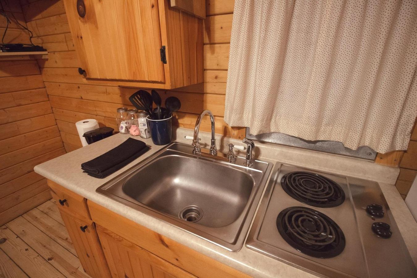 Katie's Cozy Cabins photo 3
