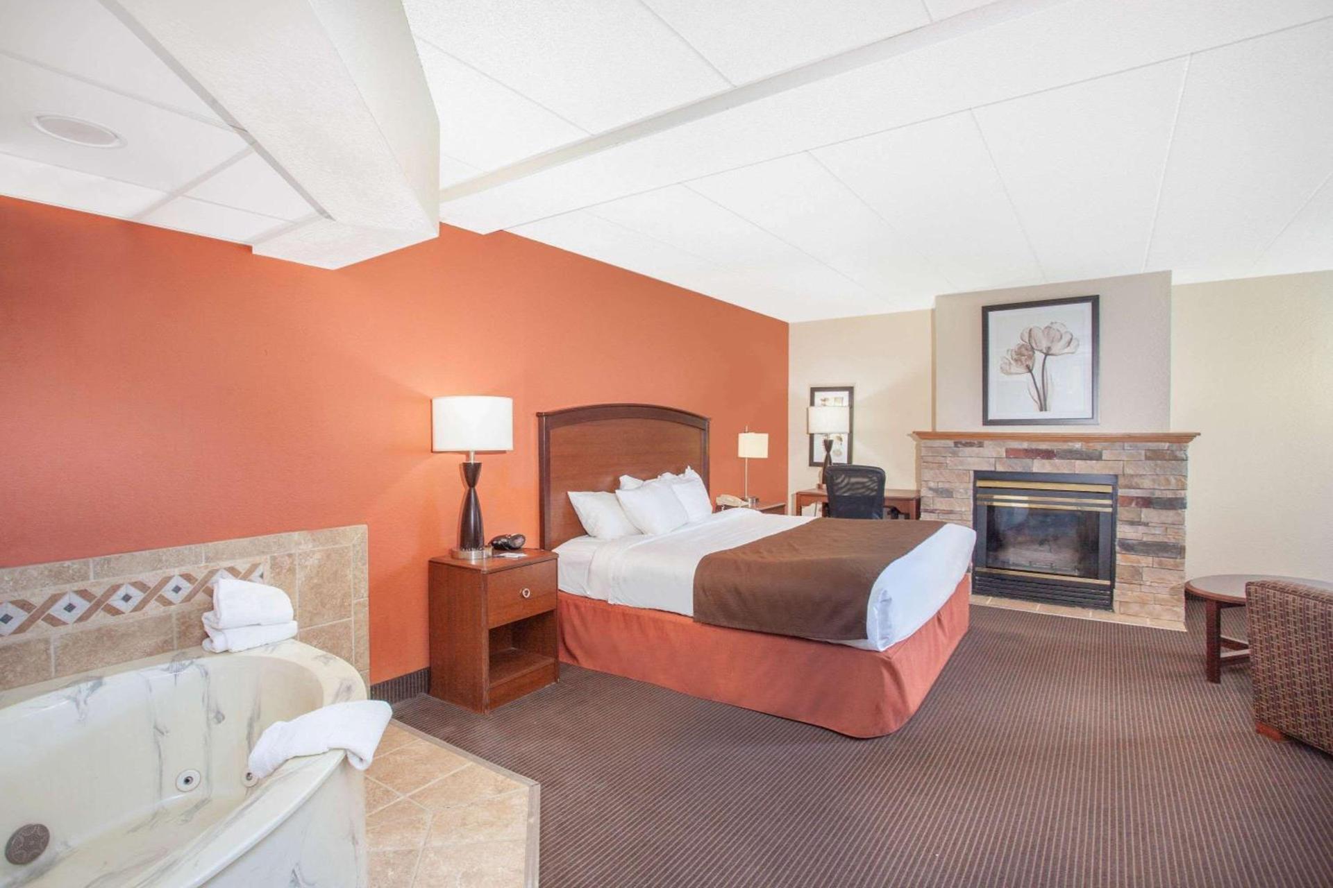 AmericInn by Wyndham Albert Lea photo 6
