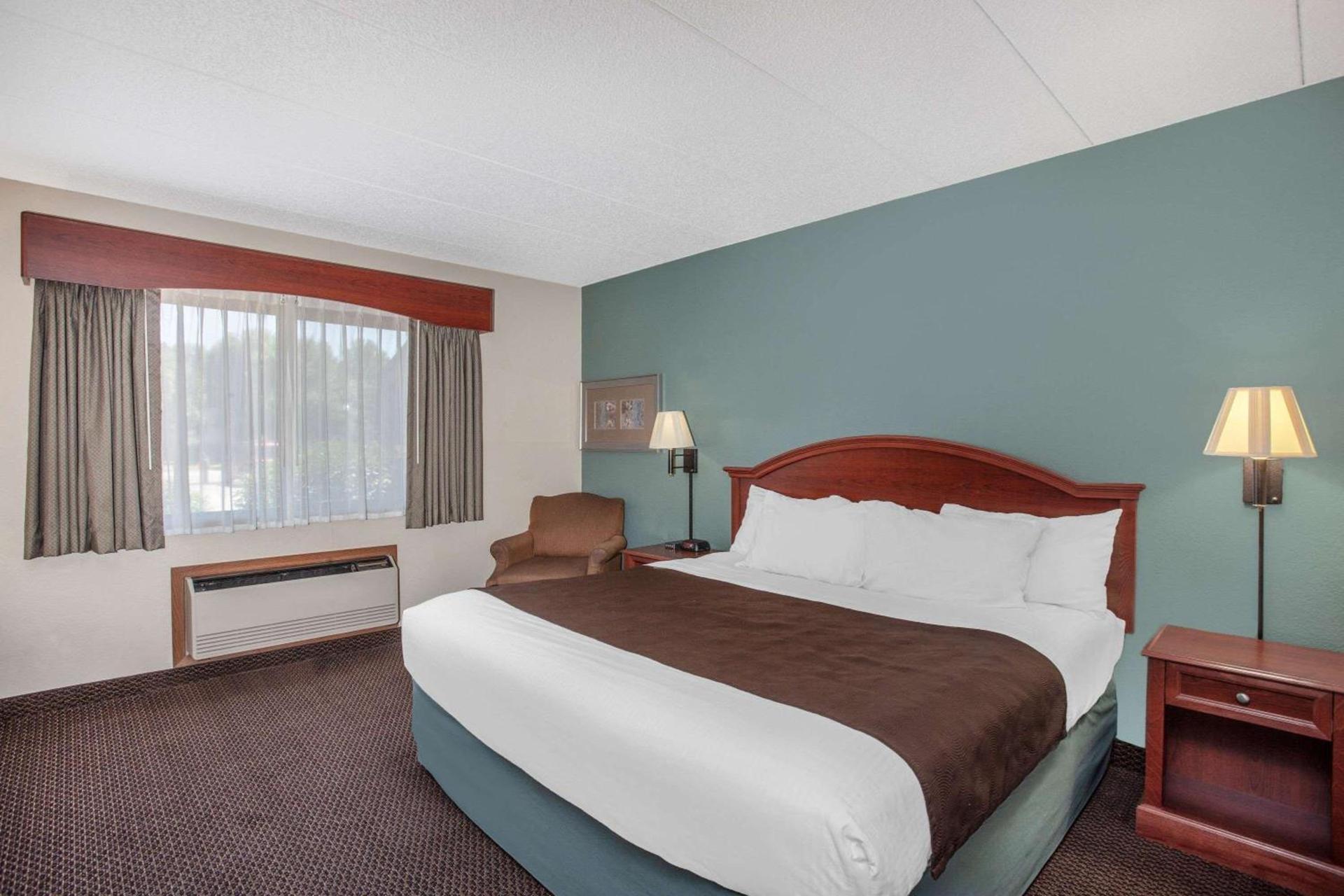 AmericInn by Wyndham St. Peter photo 33