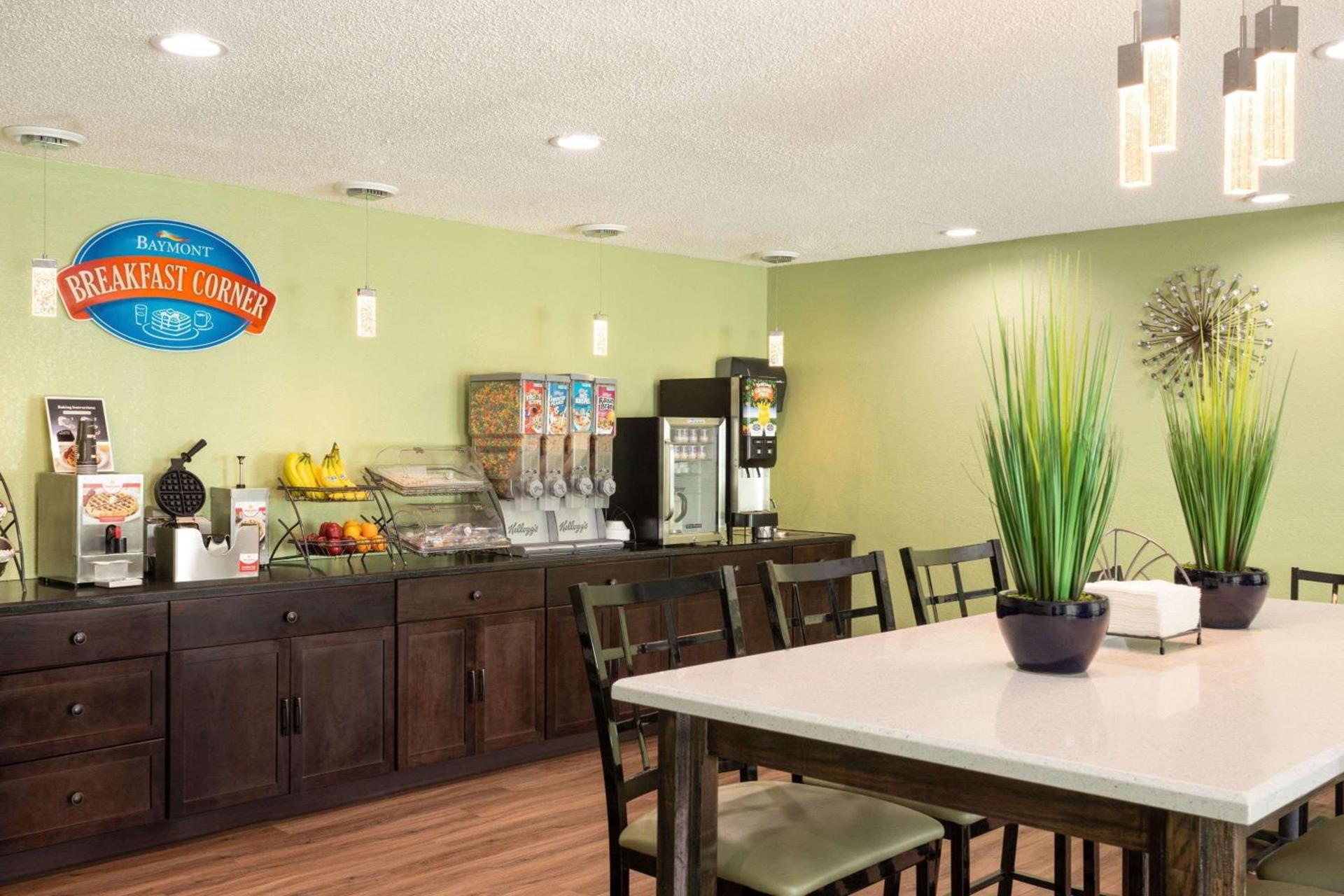 Baymont by Wyndham Warrenton photo 6